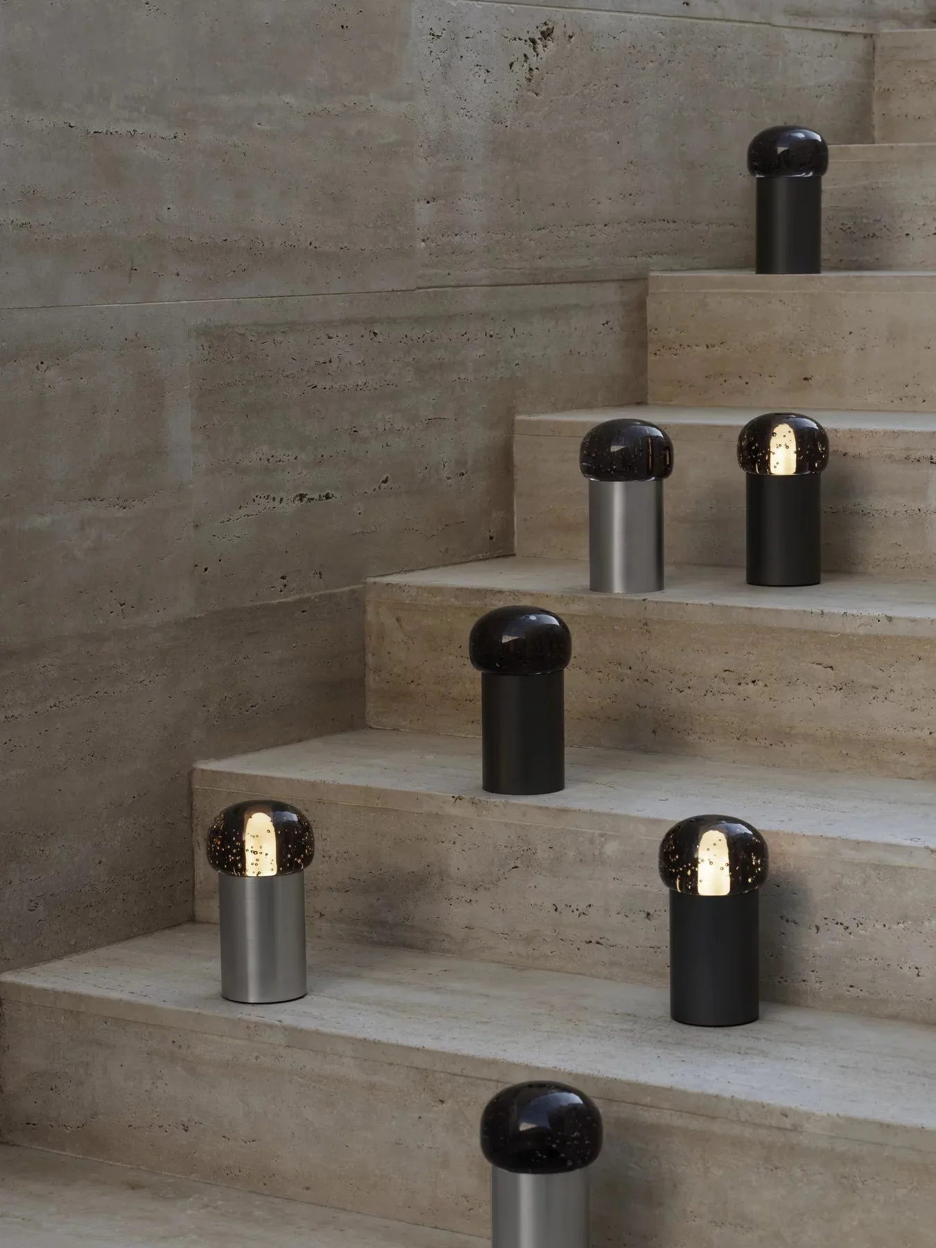 Iris LED-lampa 18 cm, Gun Metal blomus