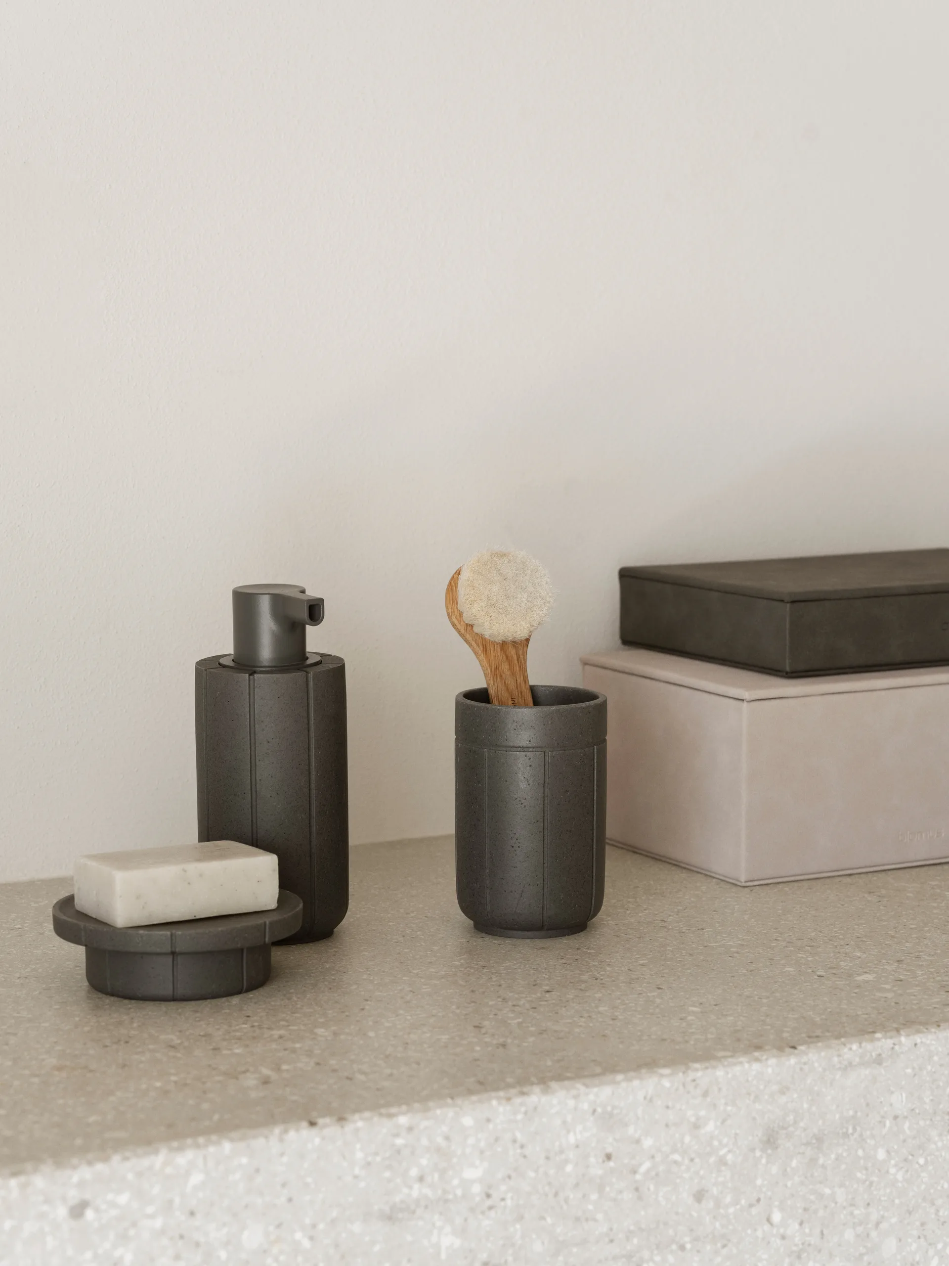 Kua tvålpump, Cedar Wood, 30 cl blomus