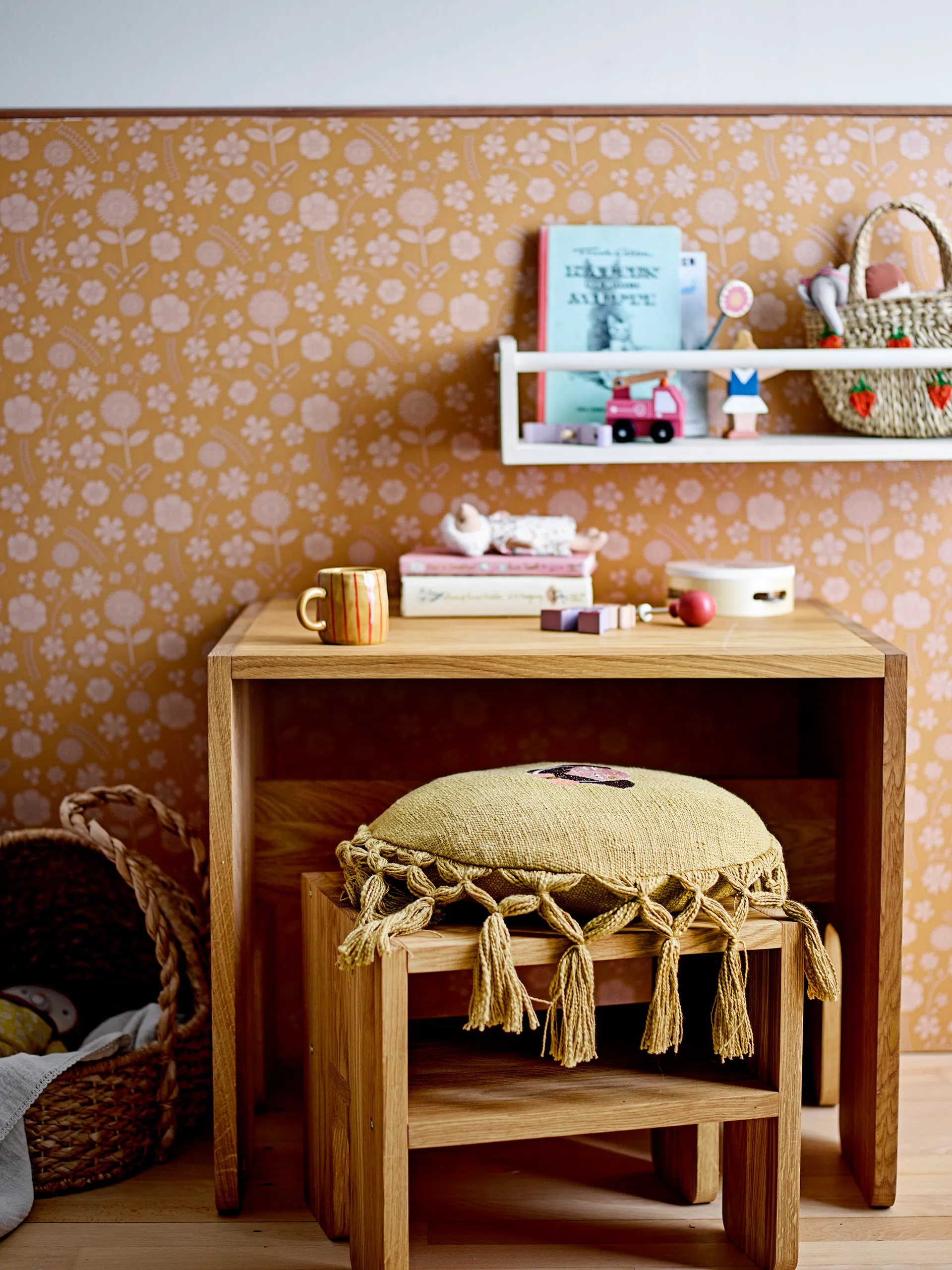 Bas barnbord 60x50x50 cm, Ek Bloomingville