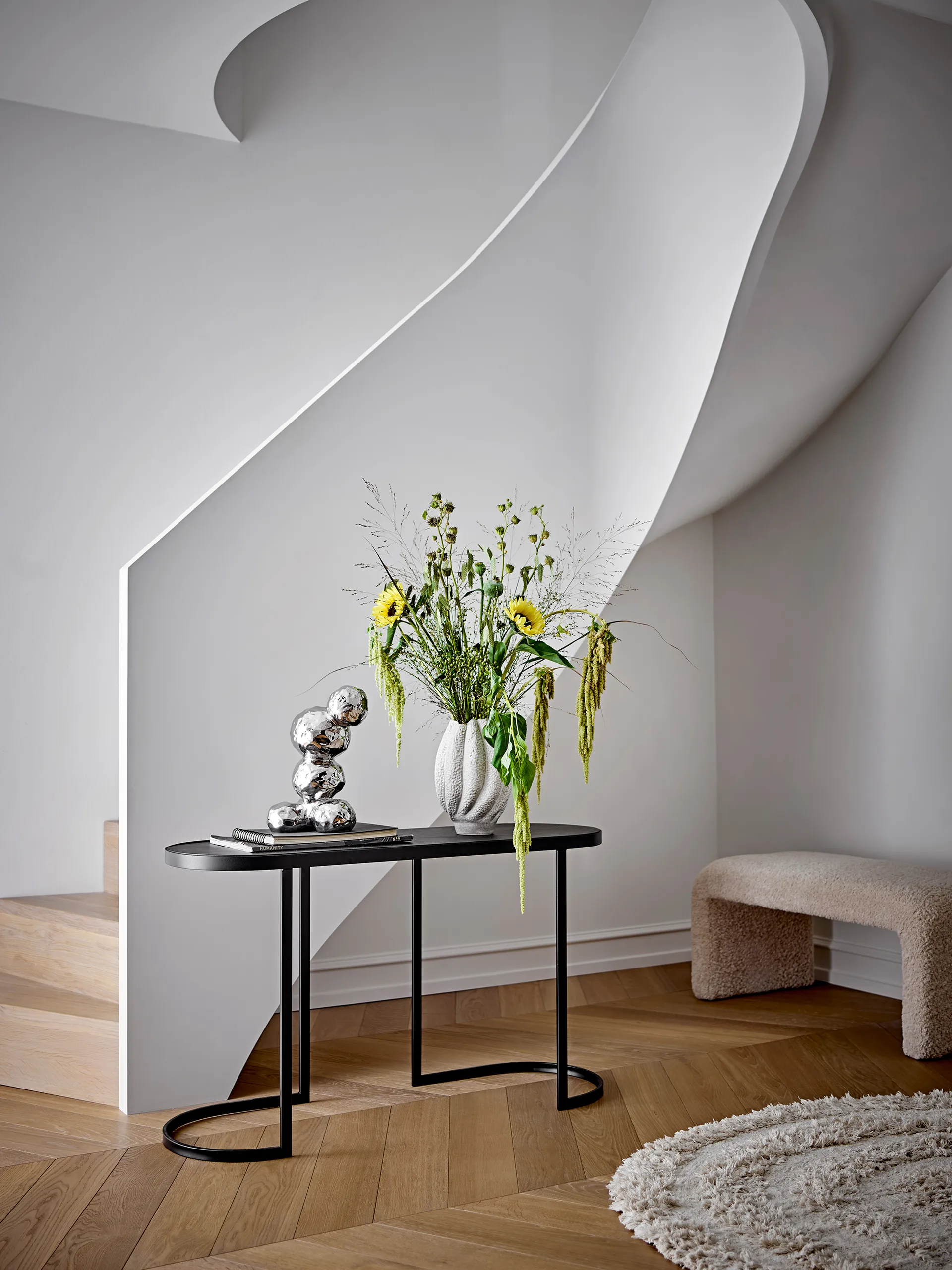 Bobby skulptur, Silver Bloomingville