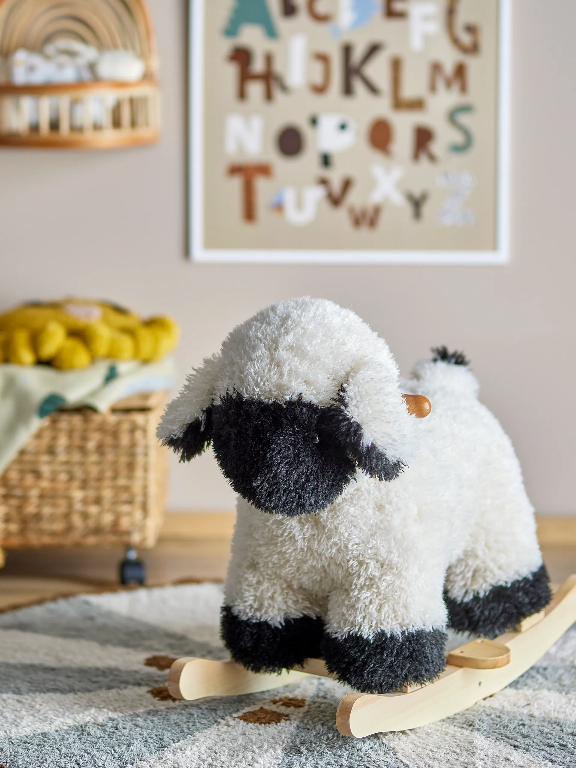 Dolly gunghäst får, Vit Bloomingville