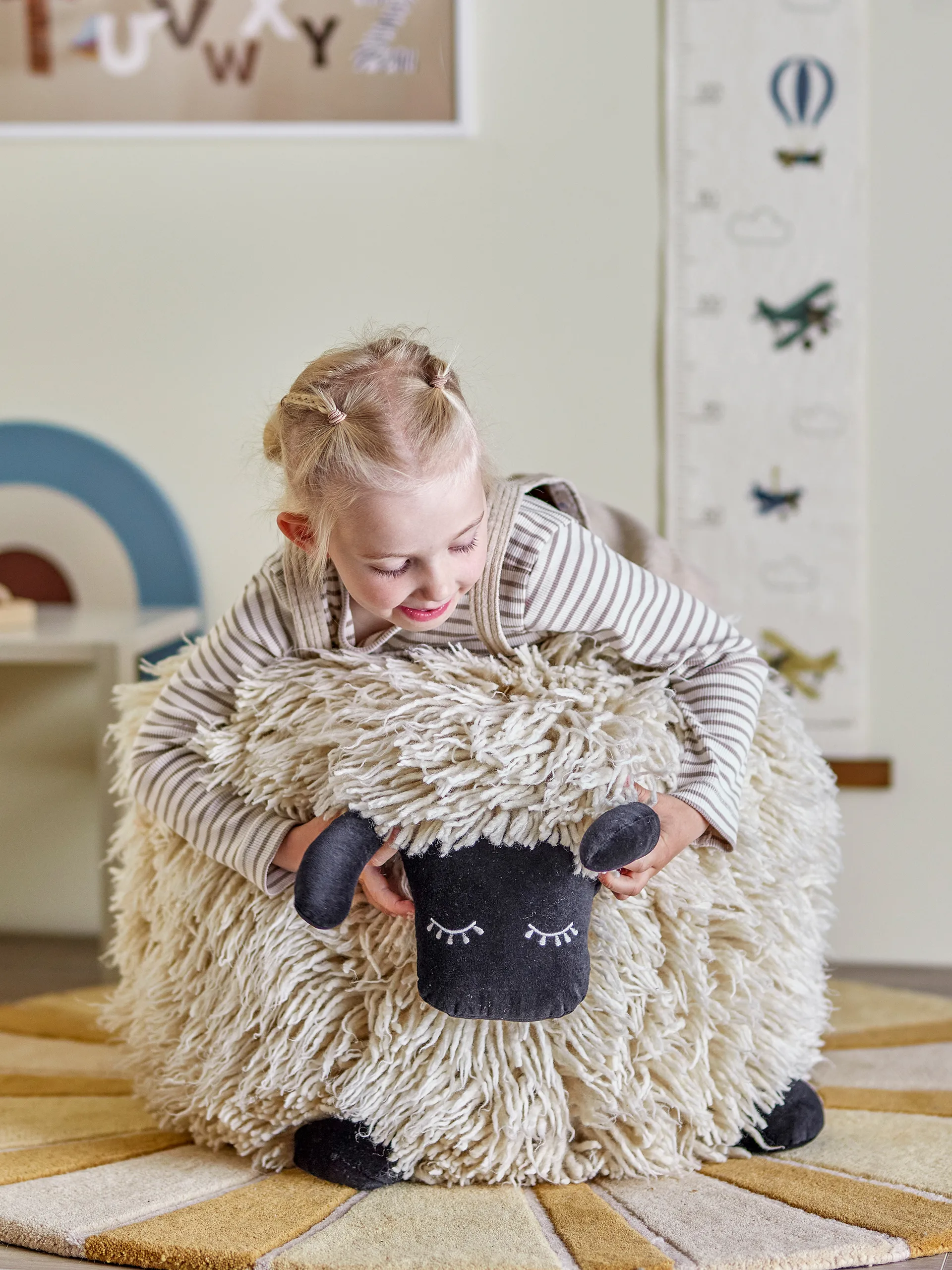 Dolly puff ull 50x45 cm, Vit Bloomingville