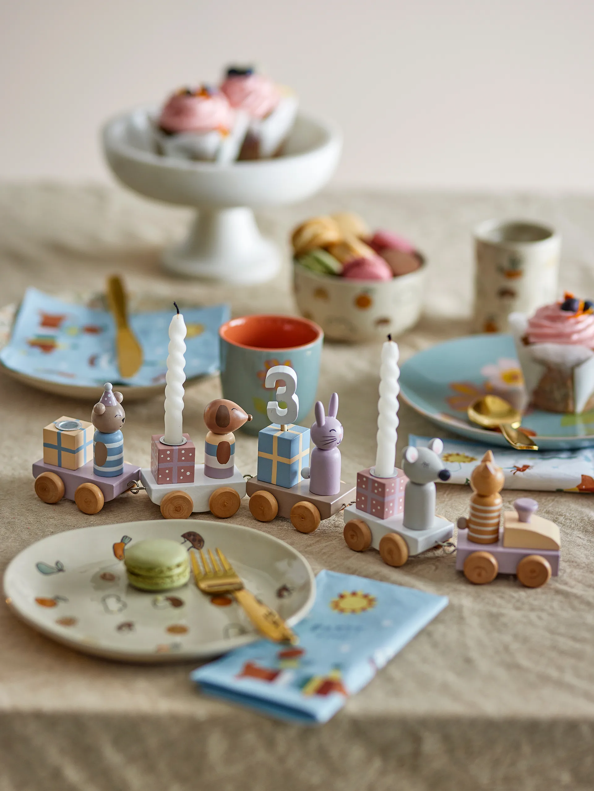 Junaid födelsedagståg, Rosa Bloomingville