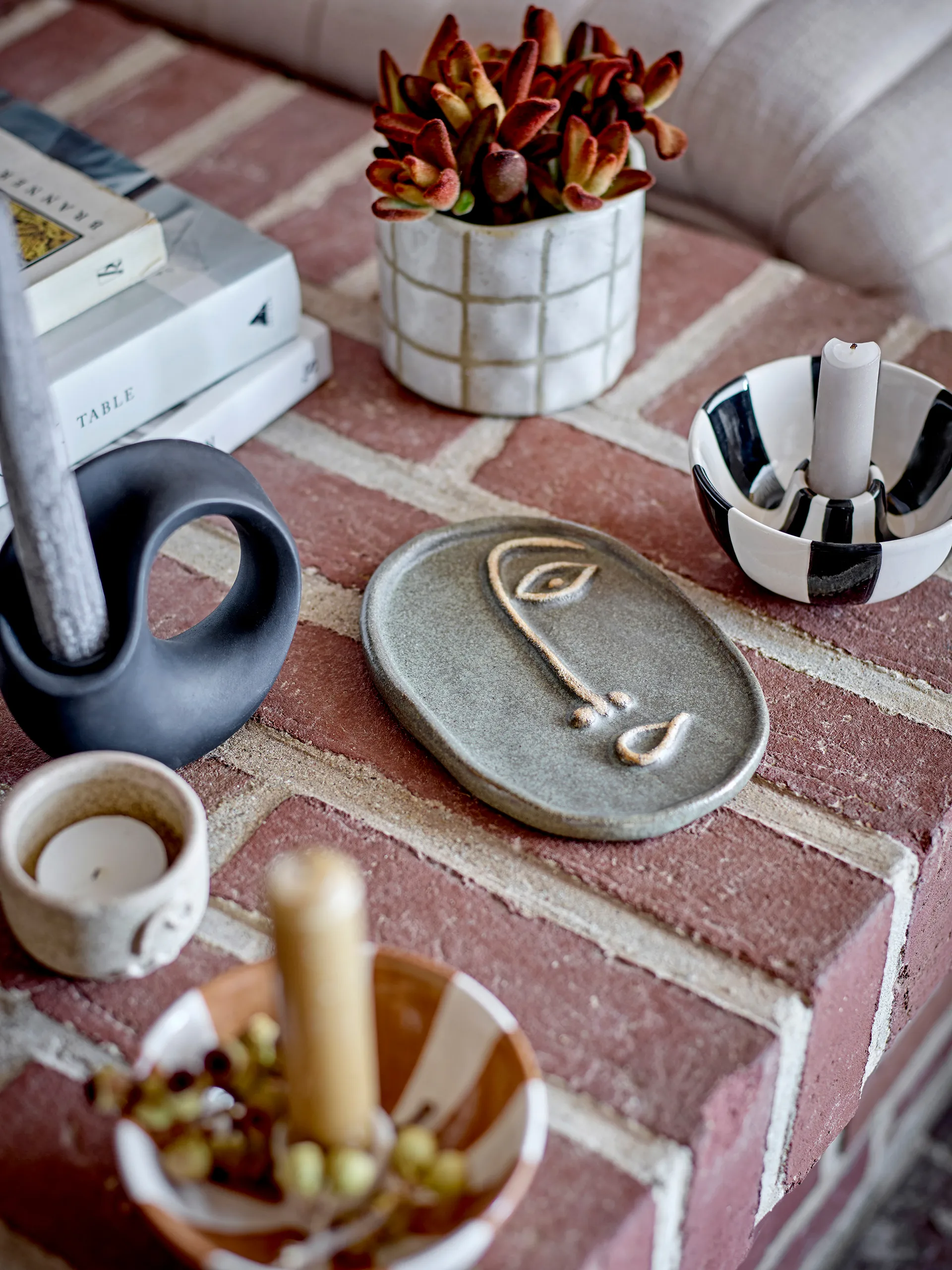 Lavinia ljusstake, Svart Bloomingville