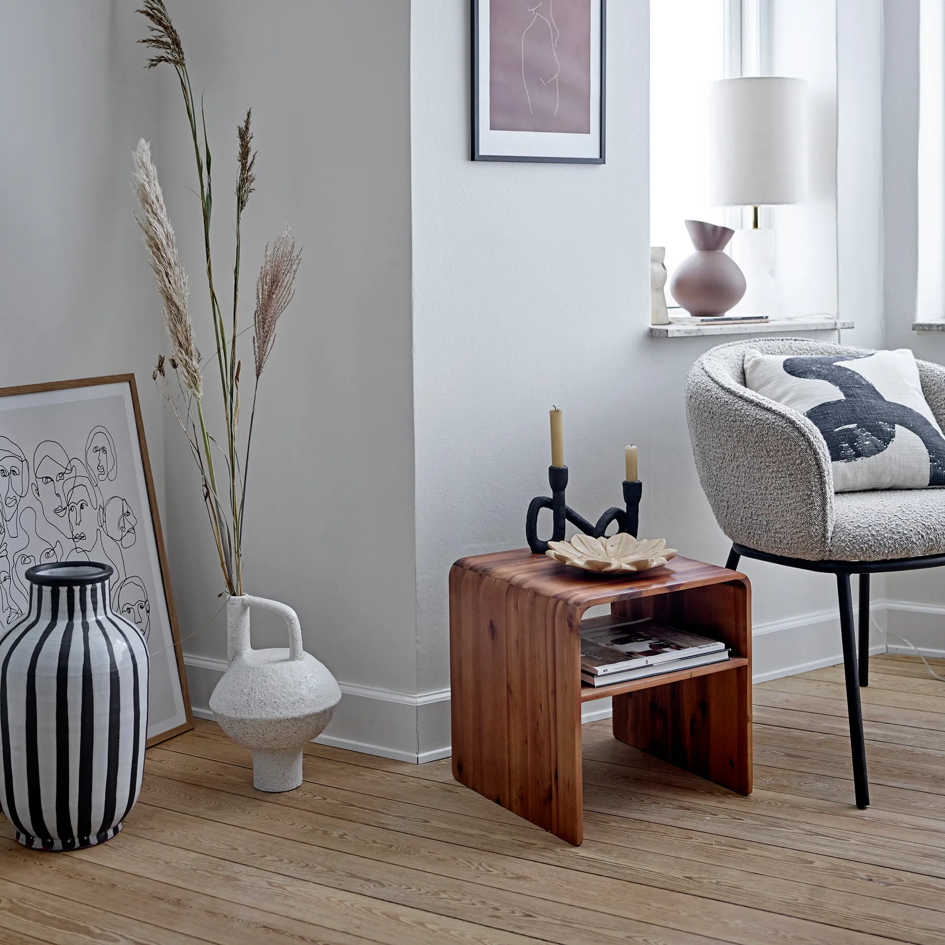 Schila vas terrakotta 44 cm, Svart-vit Bloomingville