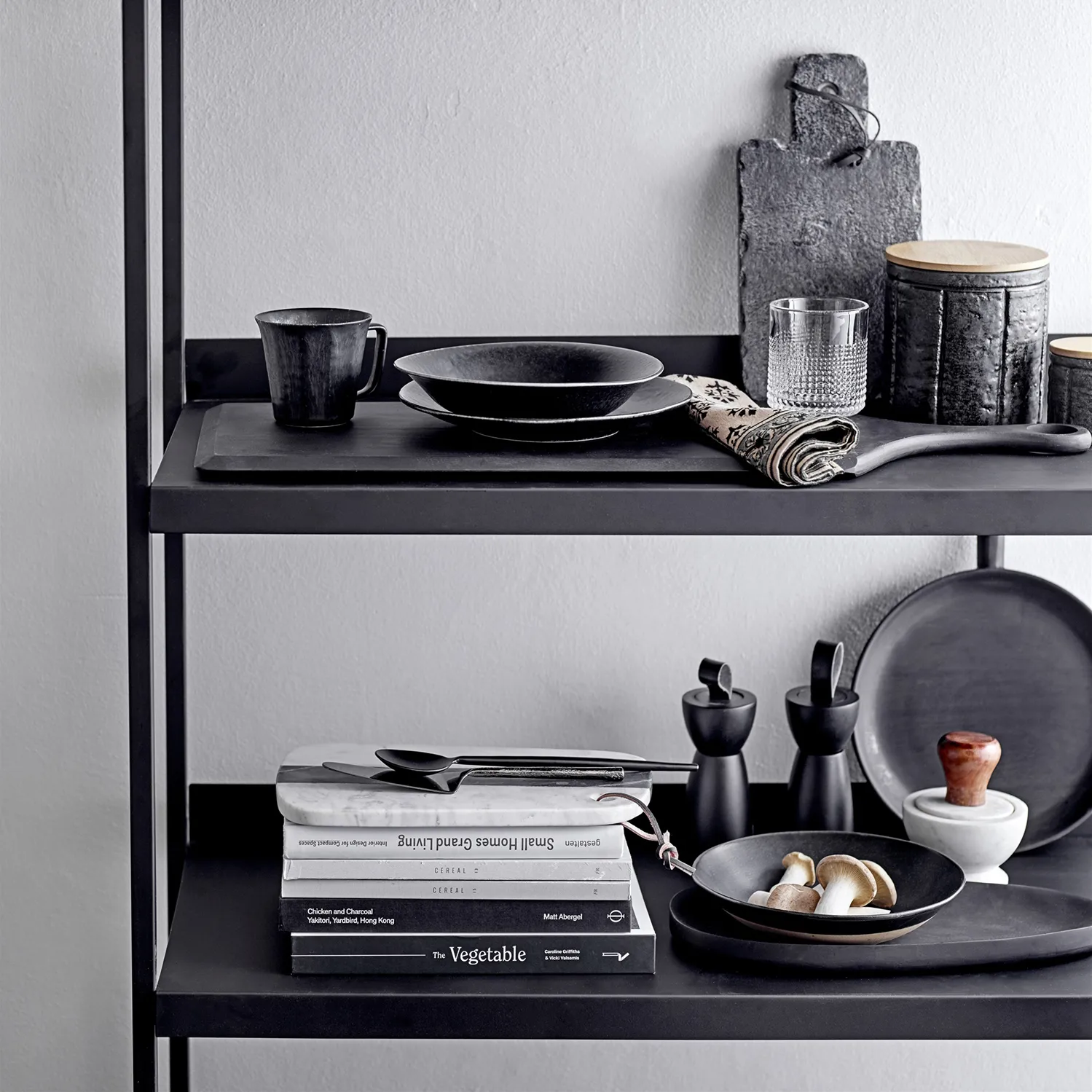 Yoko tallrik 27,5 cm 4-pack, Svart Bloomingville