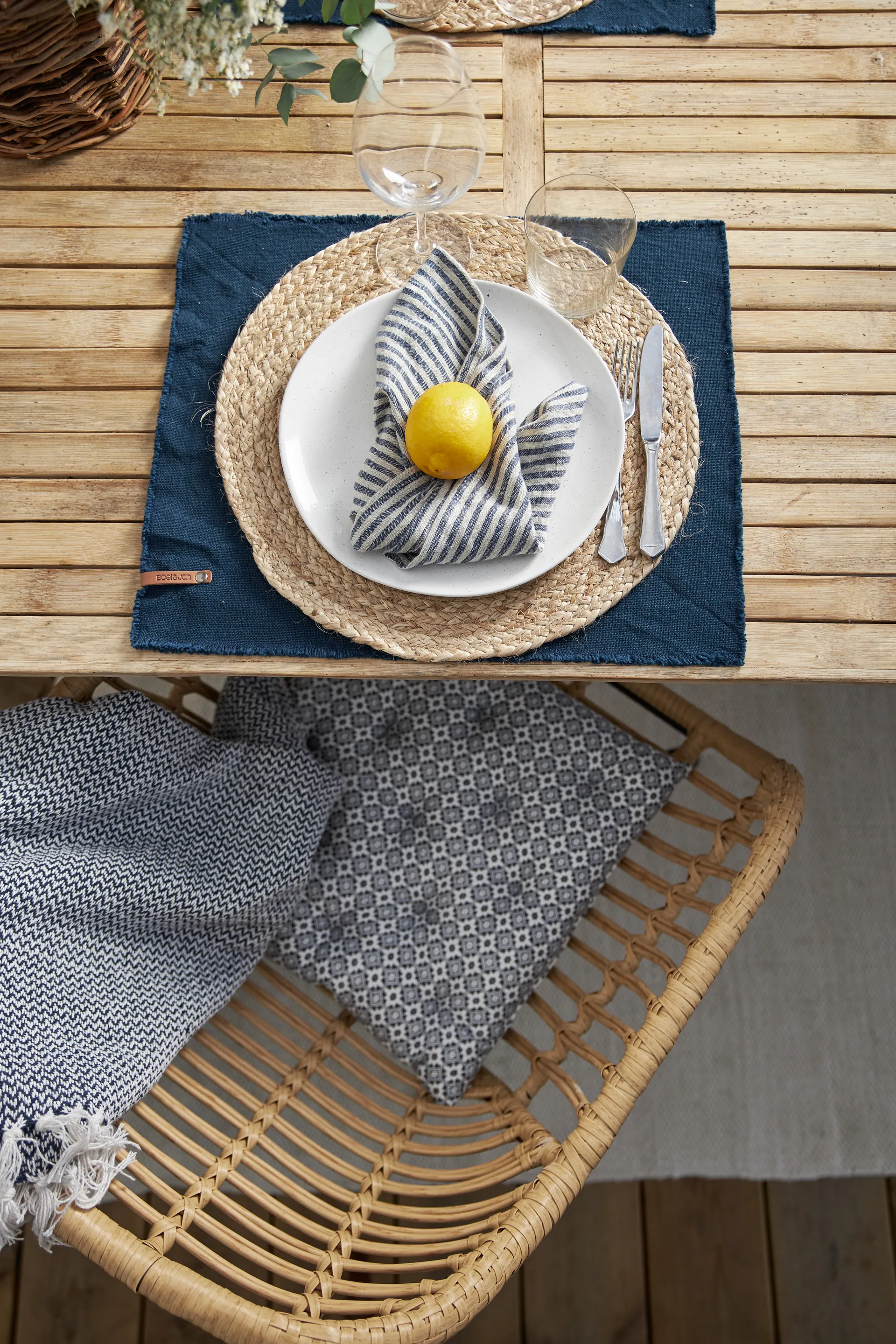 Merida bordstablett Ø38 cm, Natur Boel & Jan