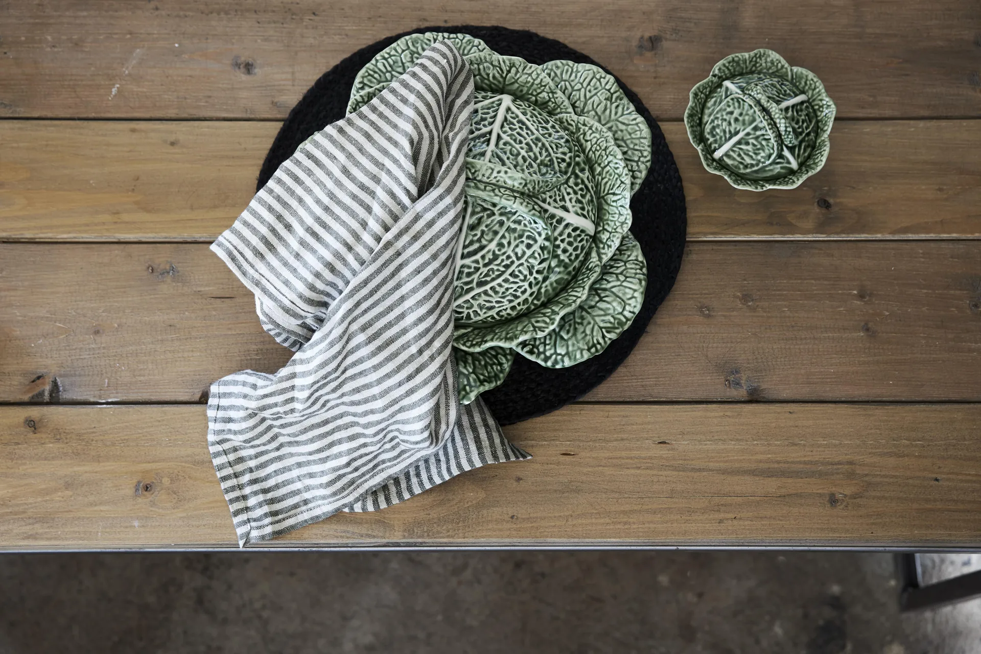 Merida bordstablett Ø38 cm, Svart Boel & Jan