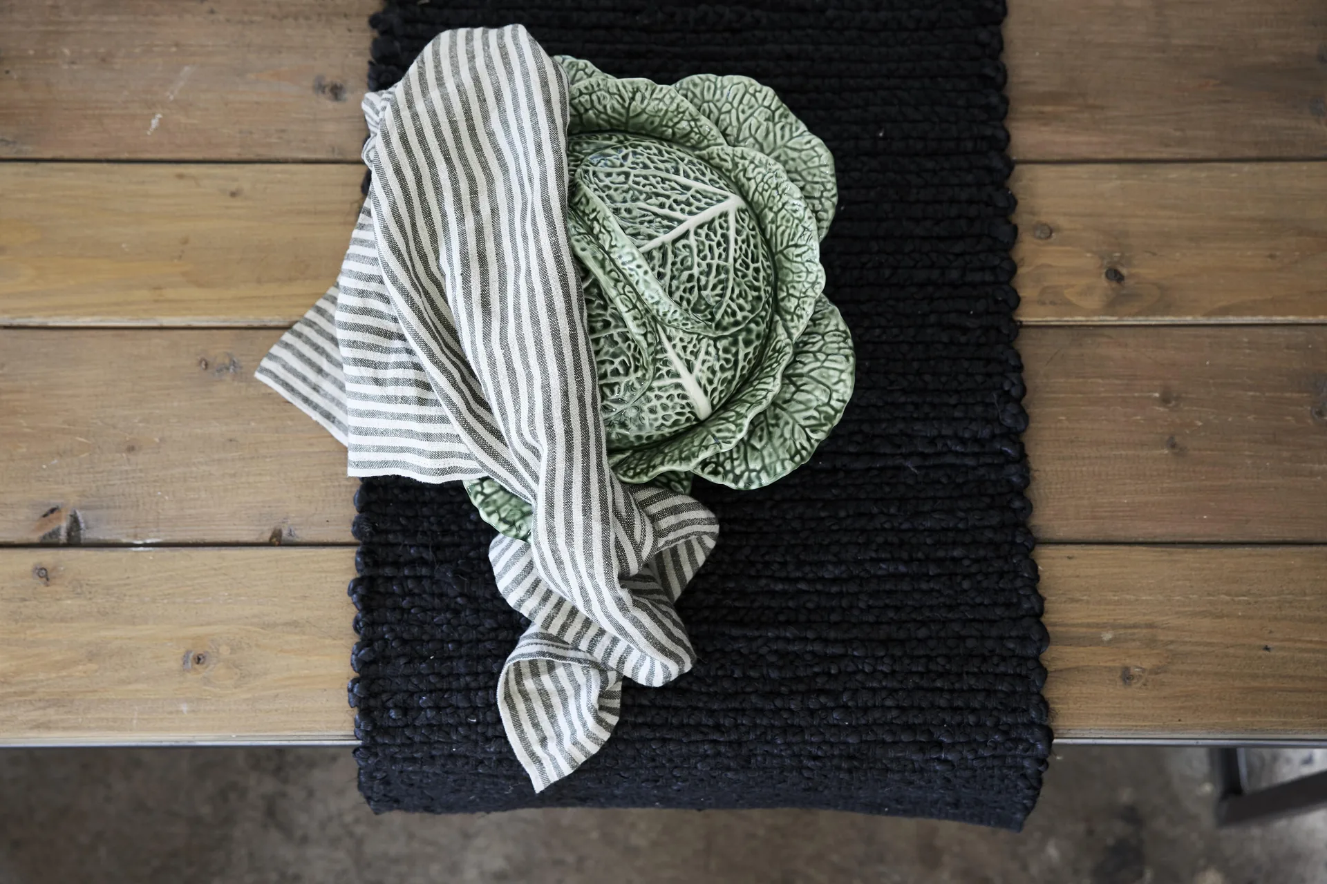 Merida löpare 40x140 cm, svart Boel & Jan