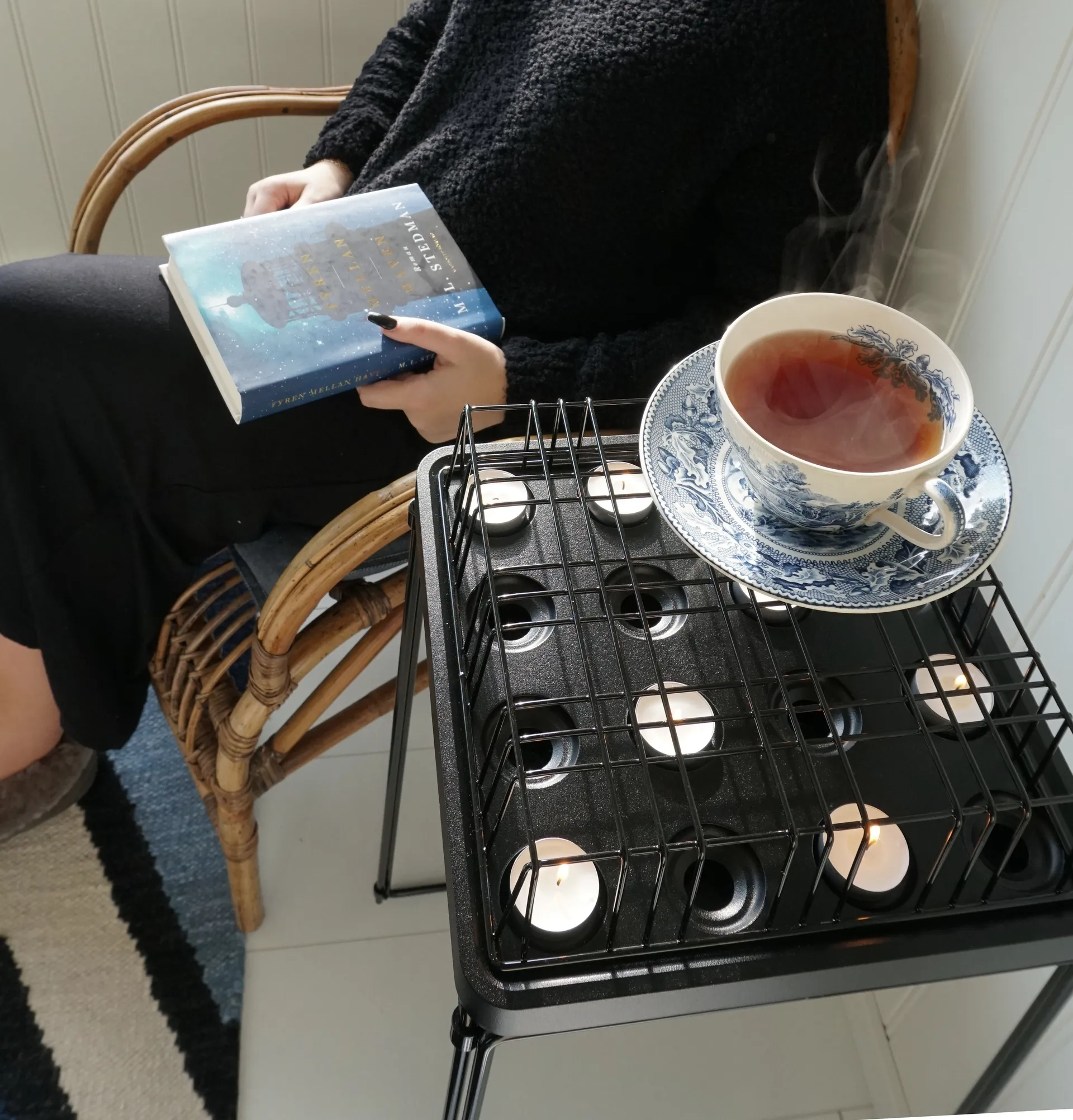 Stumpastaken ljushållare svart, stor Born In Sweden