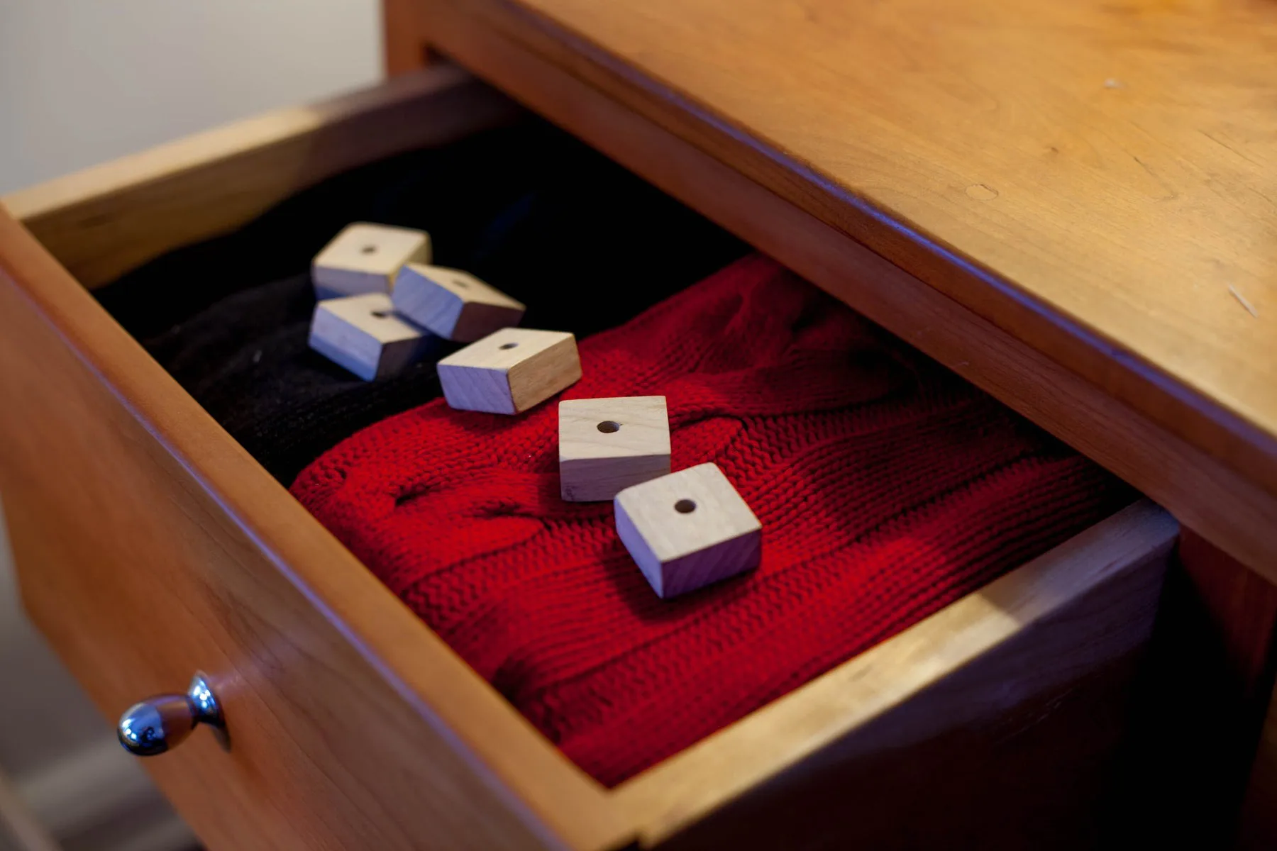 Bosign doftblock i vit cederträ på snöre, 10-pack Bosign