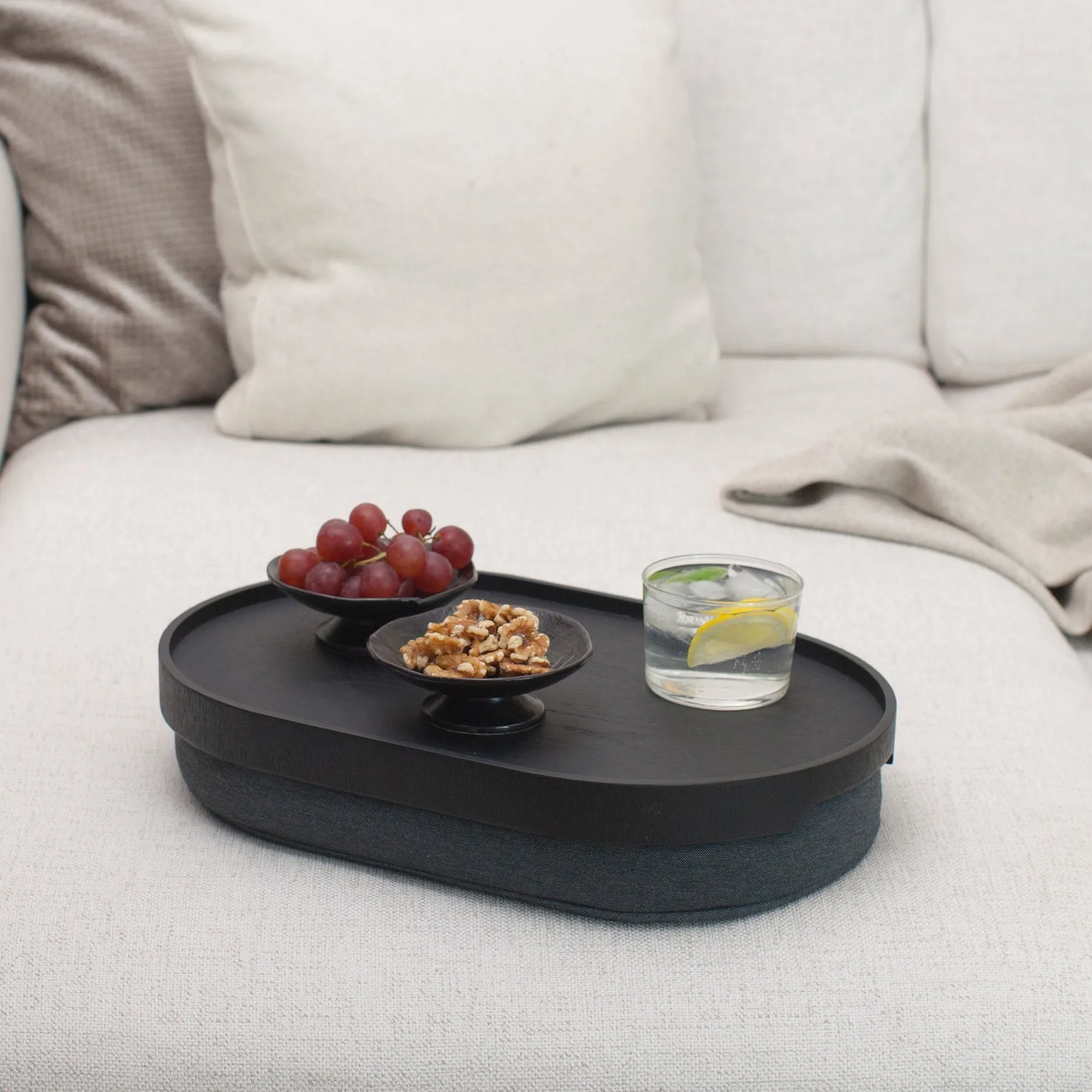 CurveLine™ anti-slip knäbricka 39x26 cm, Svart pilträ-grå Bosign