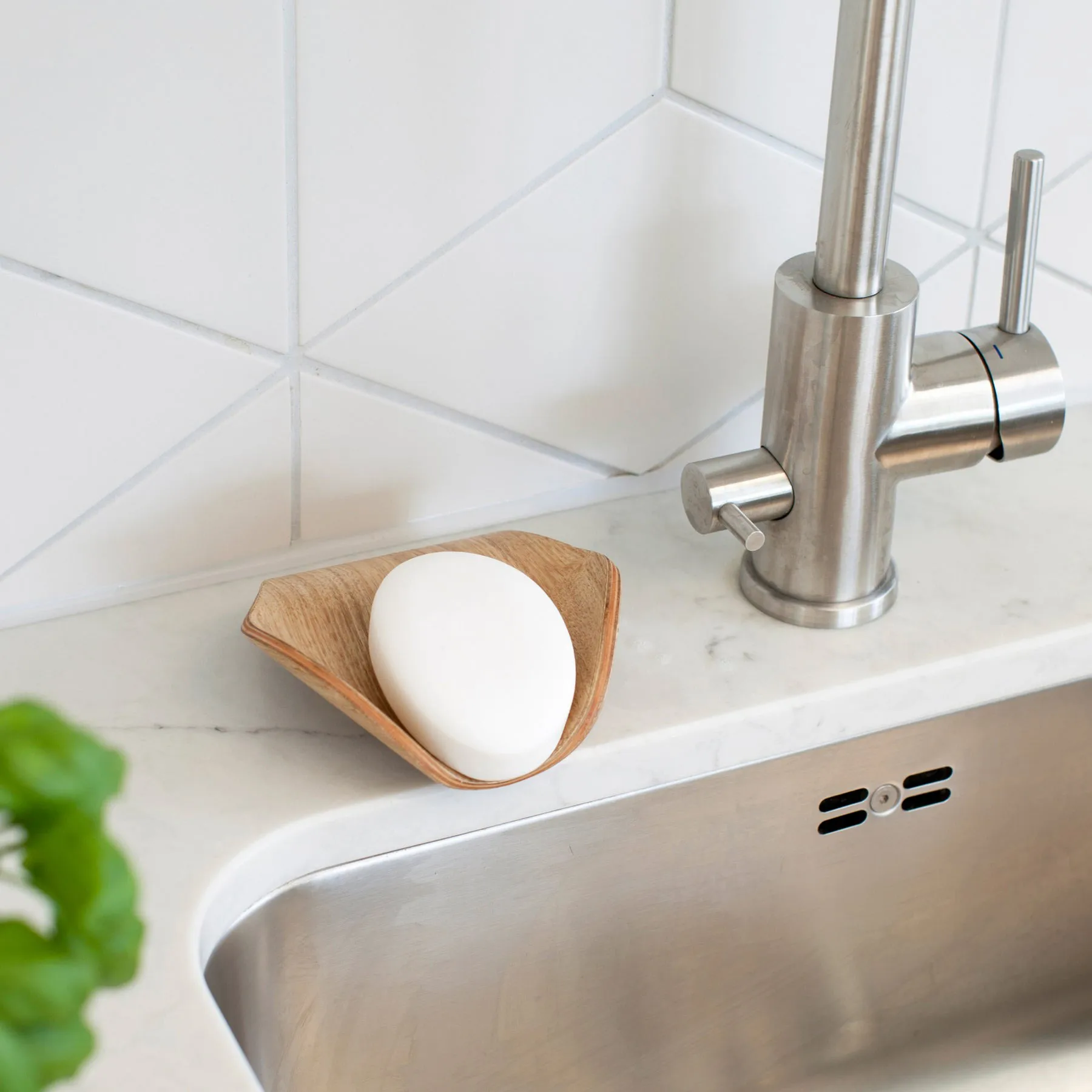 Leaf™ Tvålfat med avrinning 11,5x11,5 cm, Pilträ Bosign