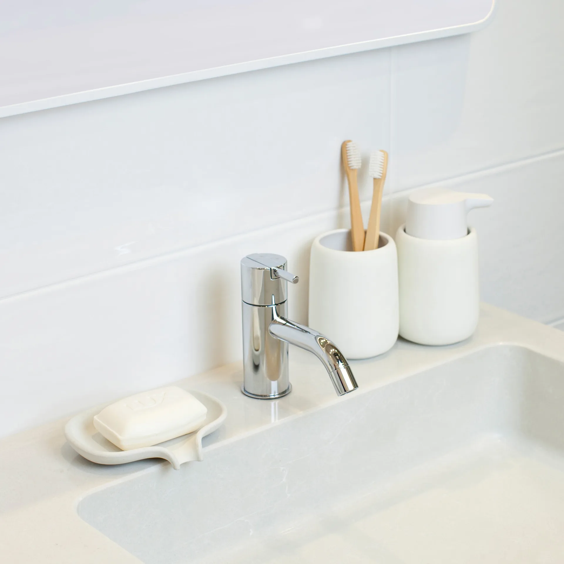 Soap Saver Flow tvålfat med avrinningspip betong, Vit Bosign