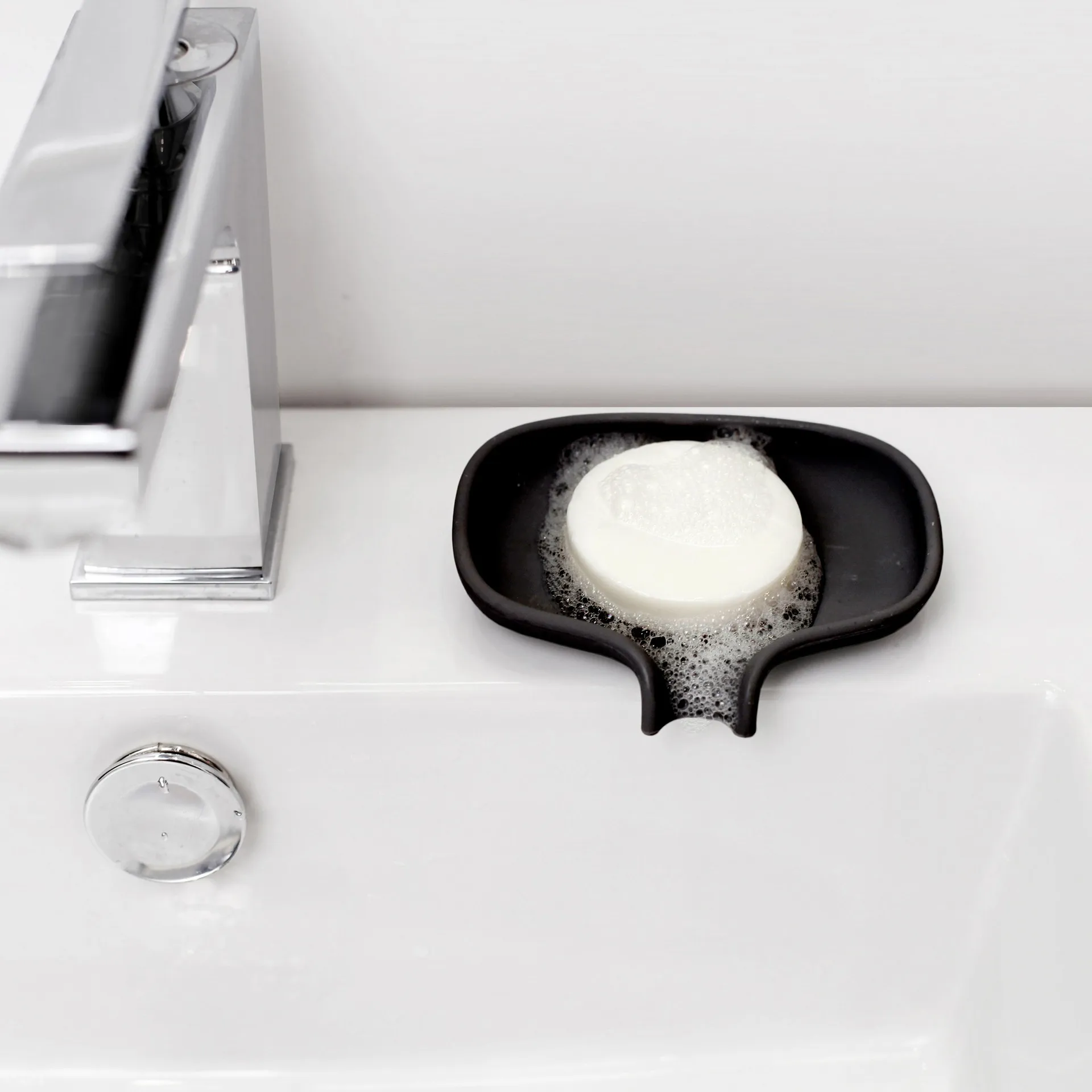 Soap Saver Flow tvålfat med avrinningspip small, Svart Bosign