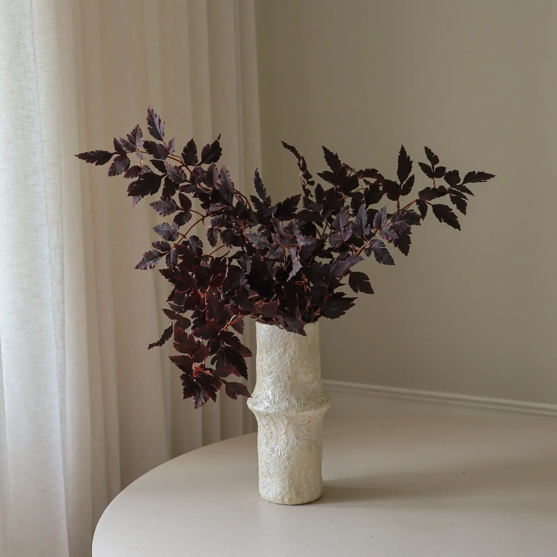 Burgundy Plum Leaves konstgjord bukett, Red, 85 cm, 1 st Botané