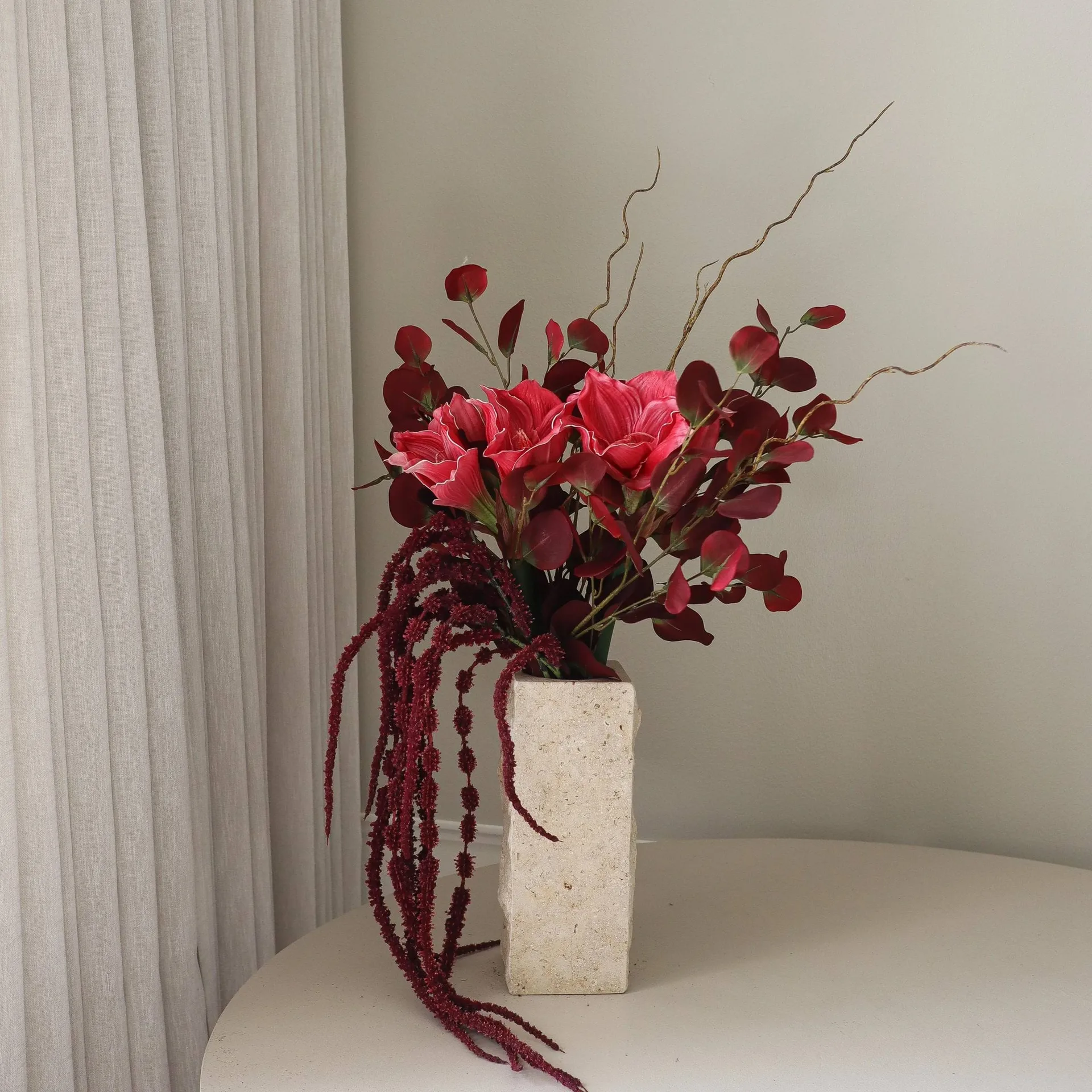 Deep bloom konstgjord bukett, Amaryllis, eukalyptus, amarant, kvistar, 120 cm Botané