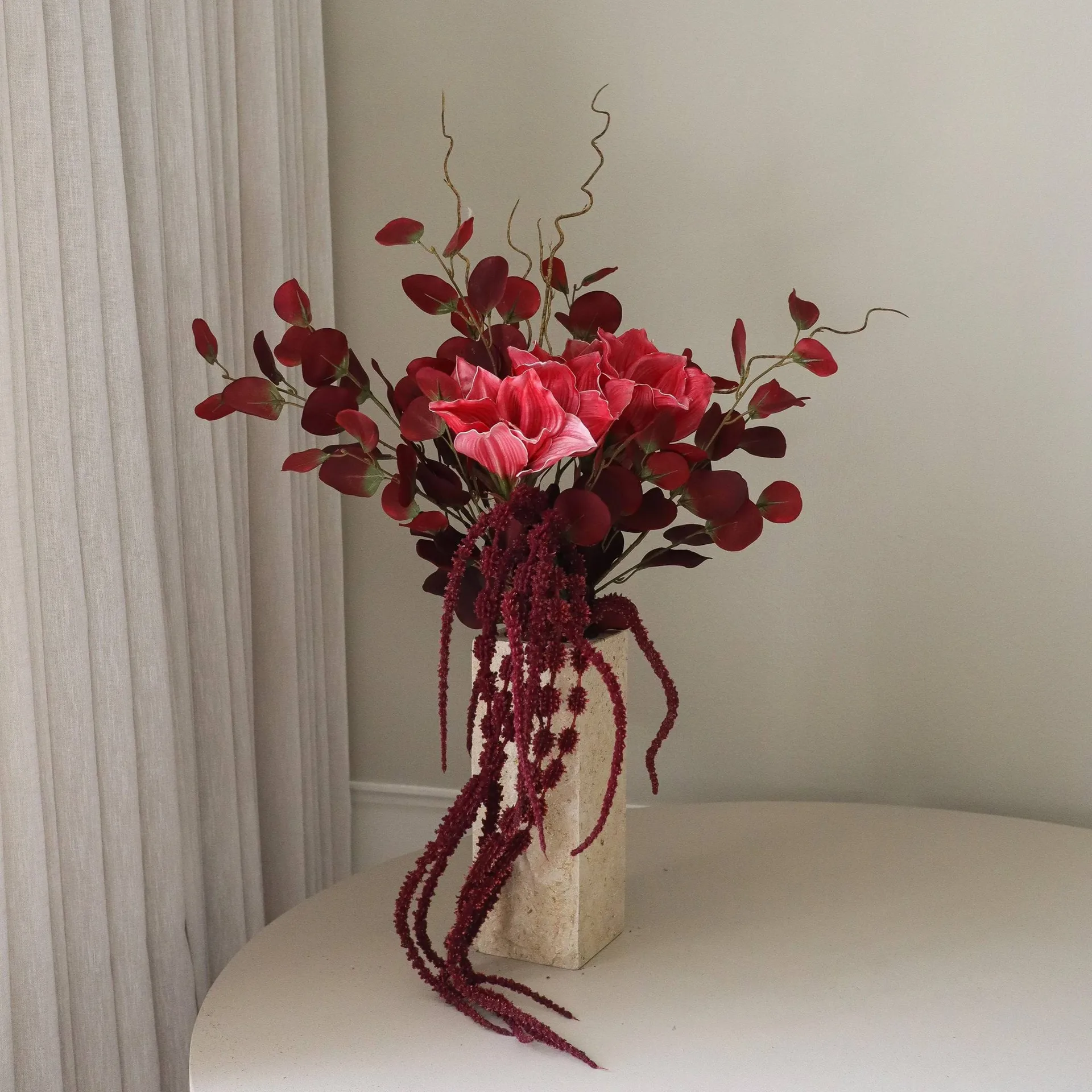 Deep bloom konstgjord bukett, Amaryllis, eukalyptus, amarant, kvistar, 120 cm Botané
