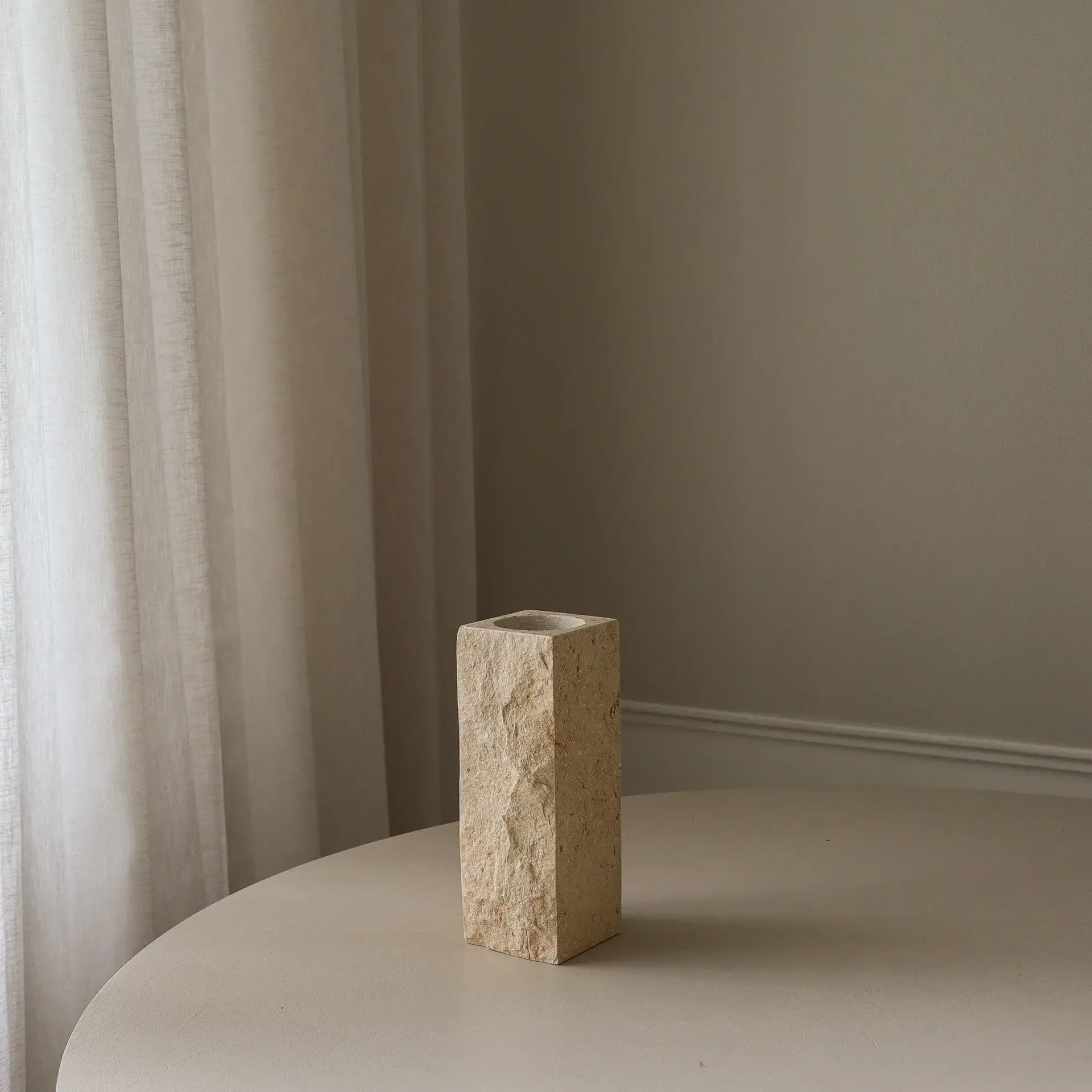 Limestone Edge marmorvas, Small, 25 cm Botané