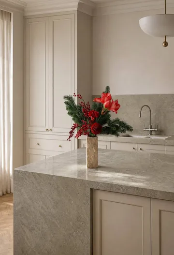Red spritz konstgjord bukett - Amaryllis, nejlika, bärkvistar, tallkvistar, 72 cm - Botané