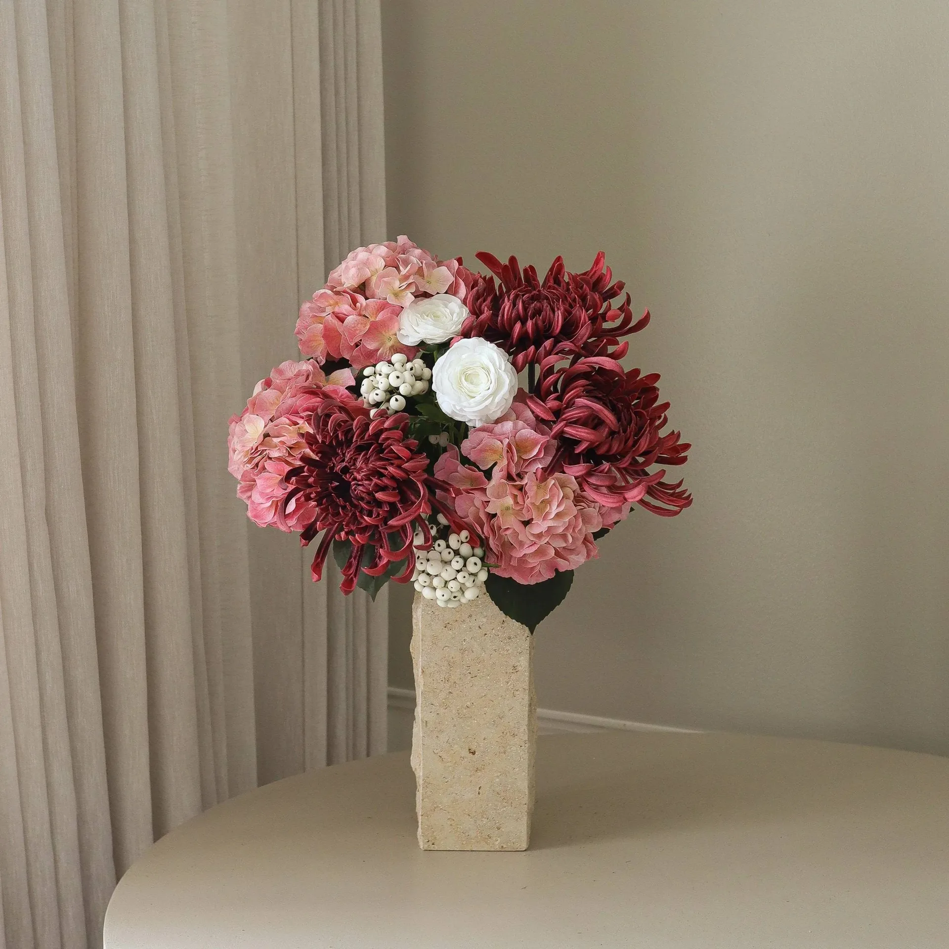 Rose reverie konstgjord bukett, Hortensia, spindelkrysantemum, ranunkel, 77 cm Botané