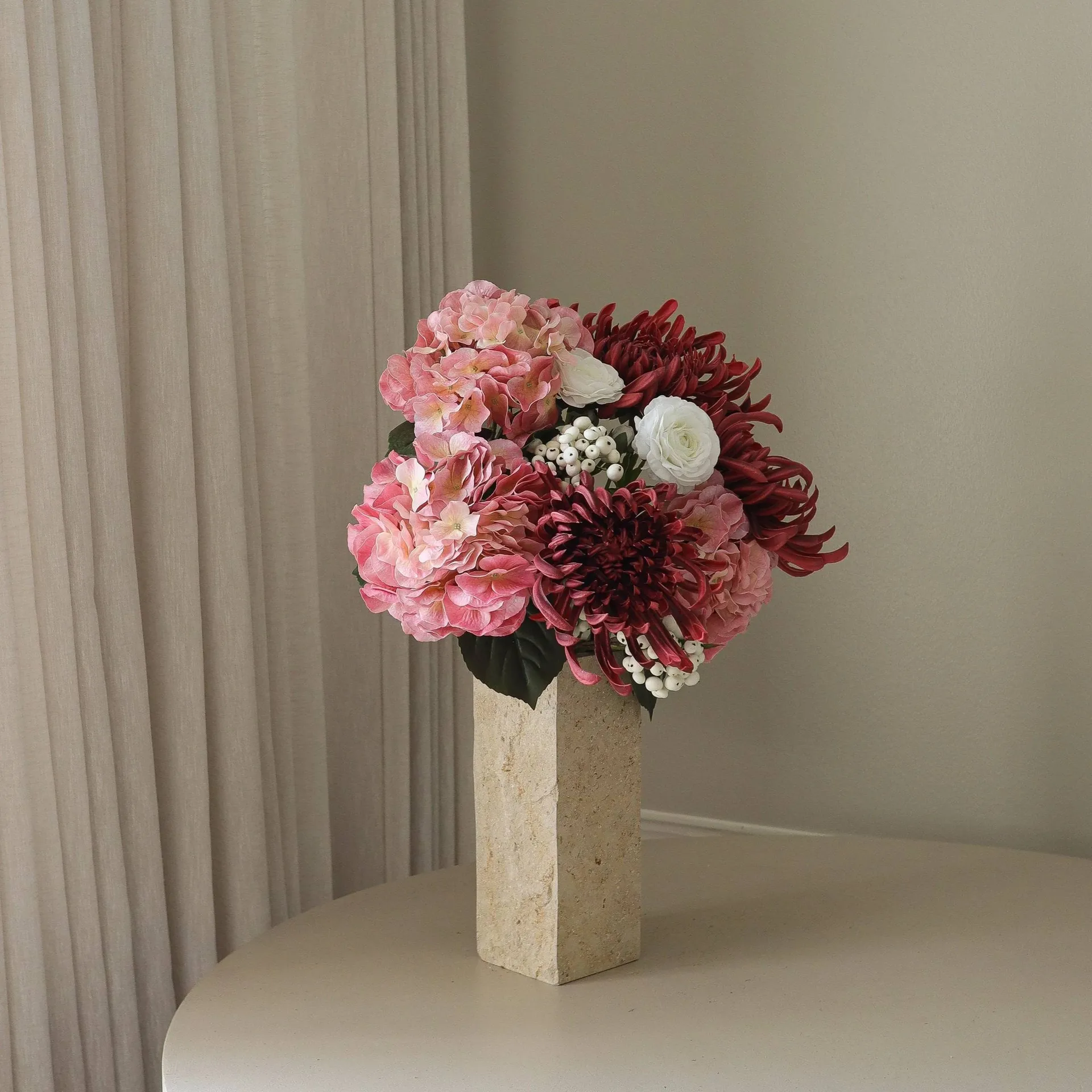 Rose reverie konstgjord bukett, Hortensia, spindelkrysantemum, ranunkel, 77 cm Botané