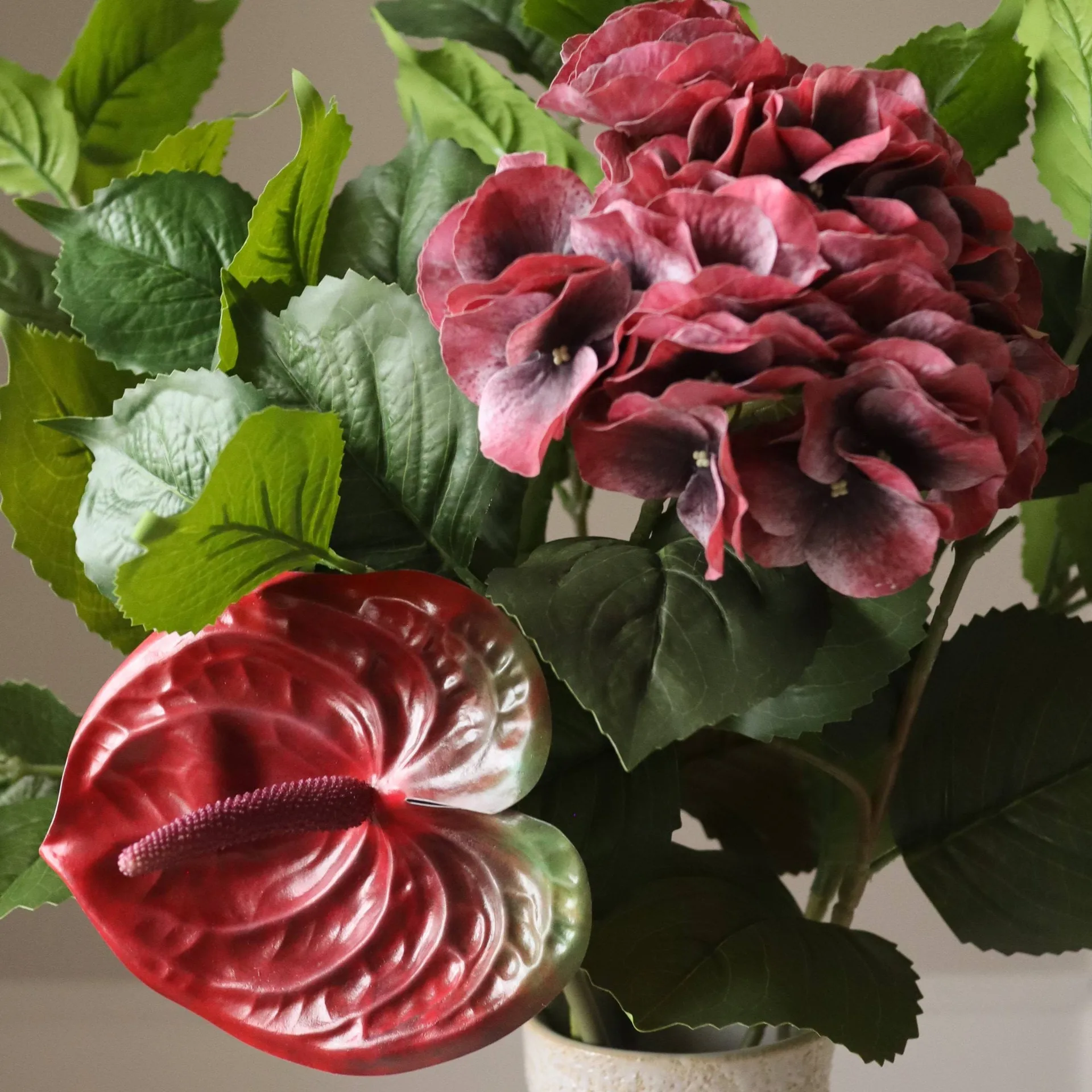 Velvet rouge konstgjord bukett, Hortensia-röd anthurium 6 st Botané