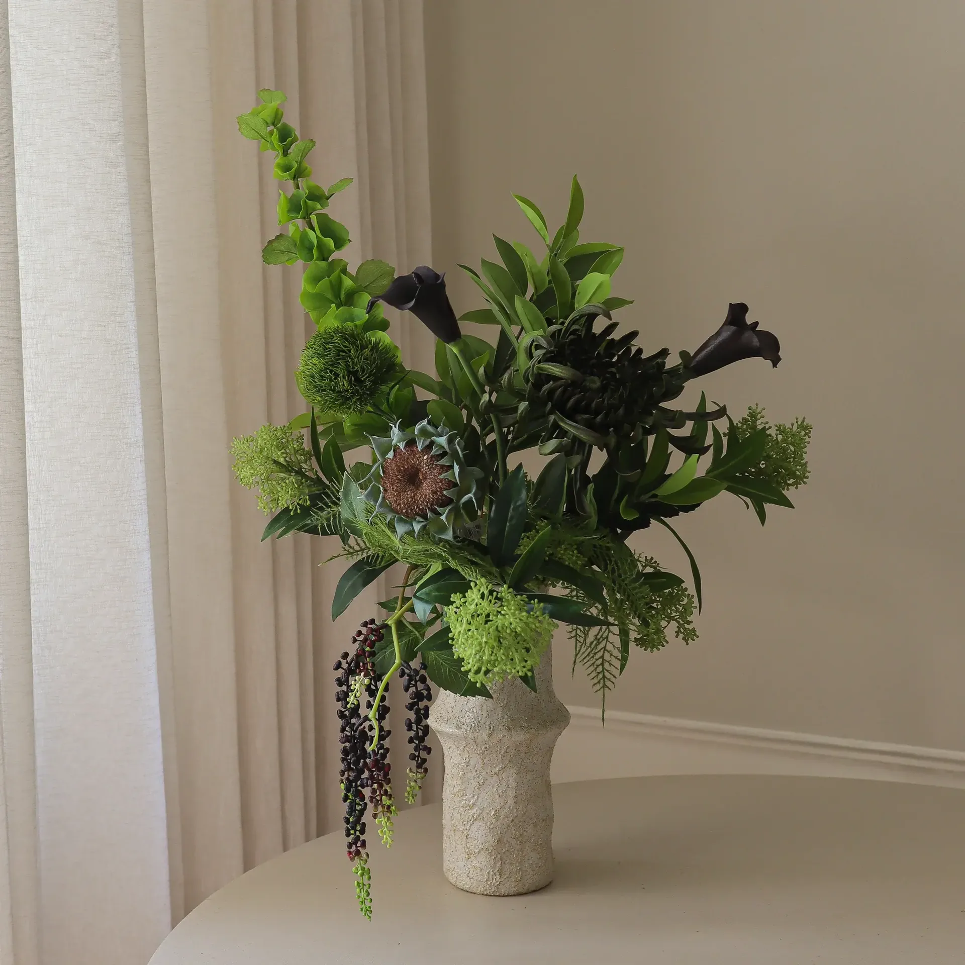 Verdant Noir konstgjord bukett, Kalla-spindelkrysantemum-höstsolros, 92 cm, 13 st Botané