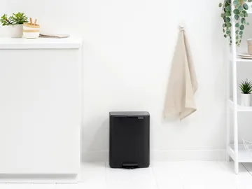 Bo pedalhink 12 L - Matt Black - Brabantia