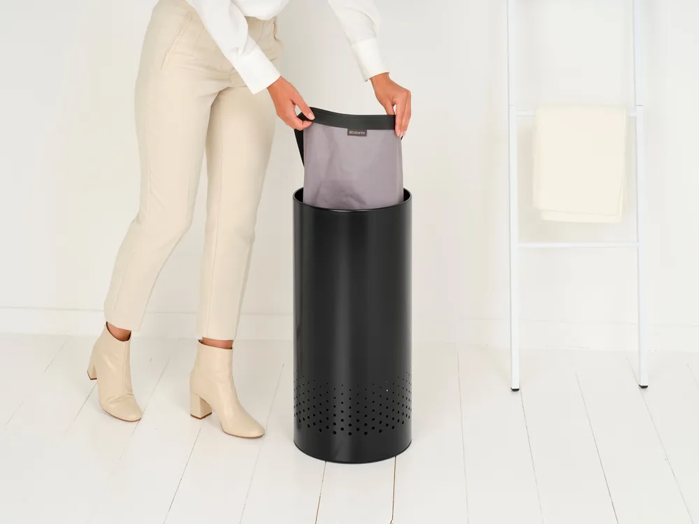 Brabantia tvättkorg plastlock 35 L, Mattsvartt Brabantia