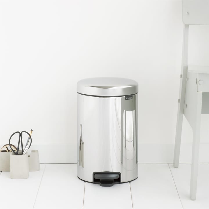 New Icon pedalhink 12 liter - brilliant steel - Brabantia