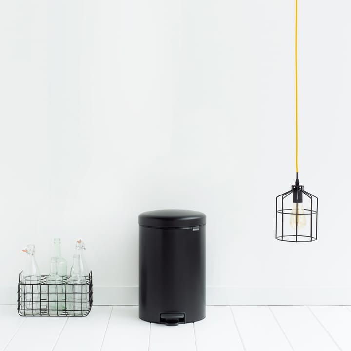 New Icon pedalhink 20 liter - matt black (svart) - Brabantia