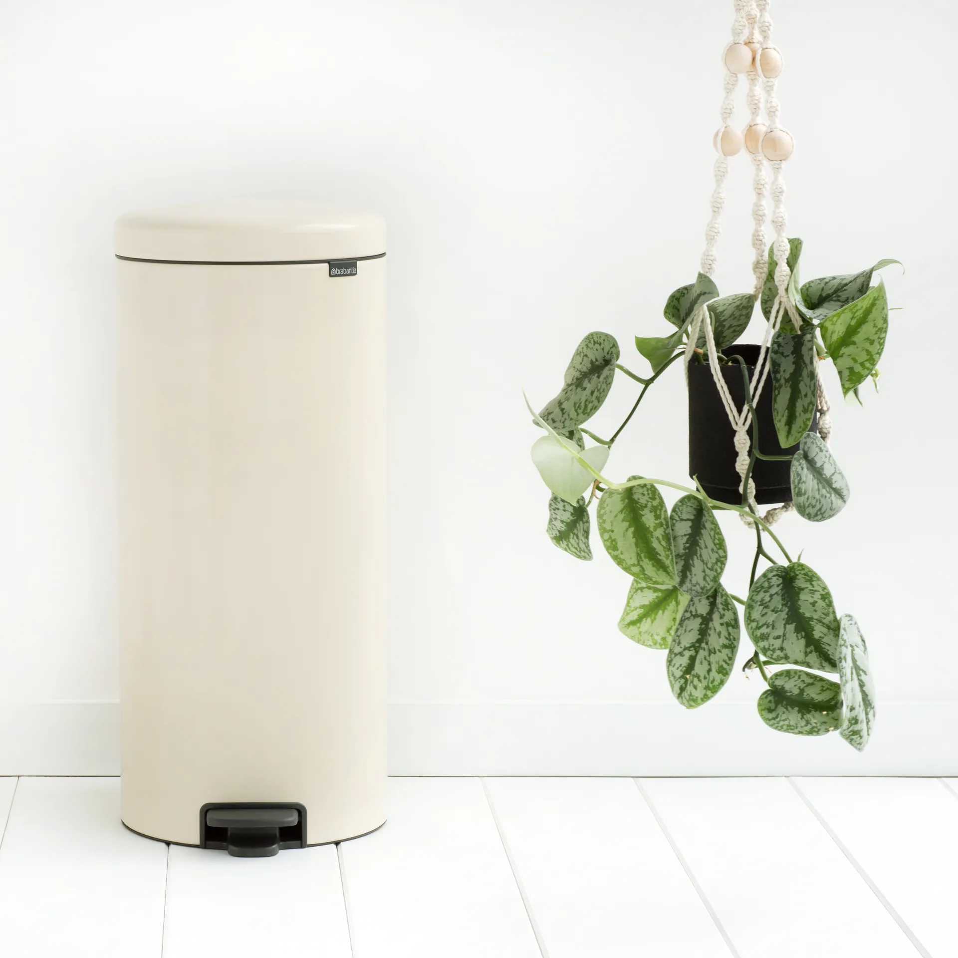 New Icon pedalhink 30 liter, almond Brabantia