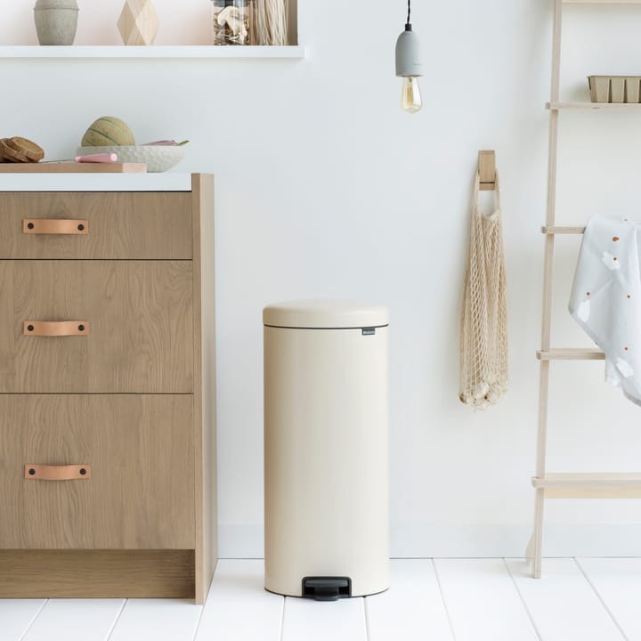 New Icon pedalhink 30 liter, almond Brabantia