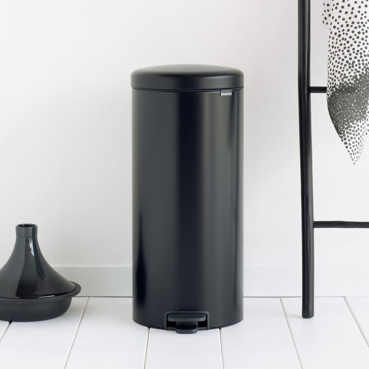 New Icon pedalhink 30 liter - matt black (svart) - Brabantia