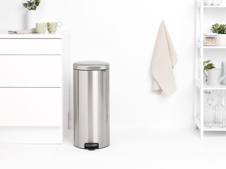 New Icon pedalhink 30 liter, Matt steel fingerprint proof Brabantia