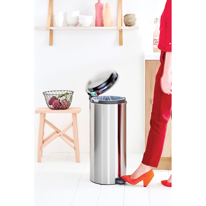 New Icon pedalhink 30 liter, Matt steel fingerprint proof Brabantia