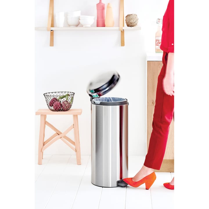 New Icon pedalhink 30 liter - Matt steel fingerprint proof - Brabantia