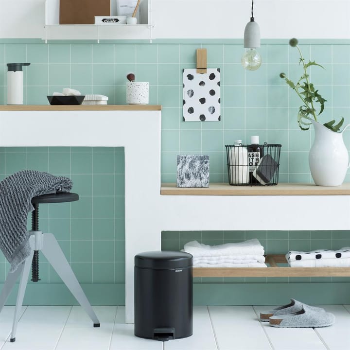 New Icon pedalhink 5 liter, matt black (svart) Brabantia