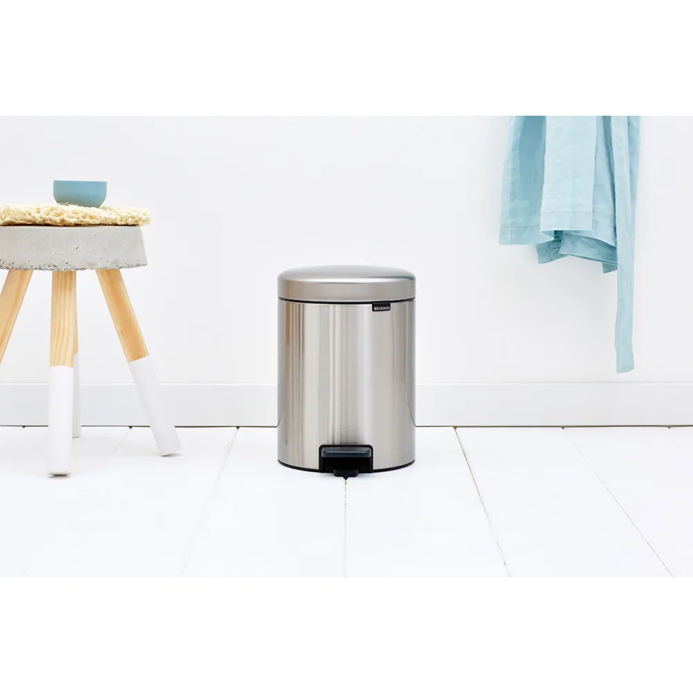 New Icon pedalhink 5 liter, Matt steel fingerprint proof Brabantia