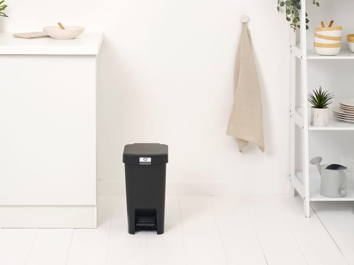 StepUp pedalhink 10 L, Mörkgrå Brabantia