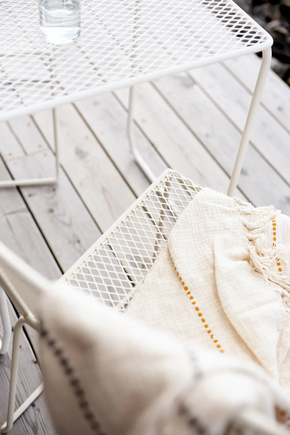 Haru matstol, Pearl white Brafab