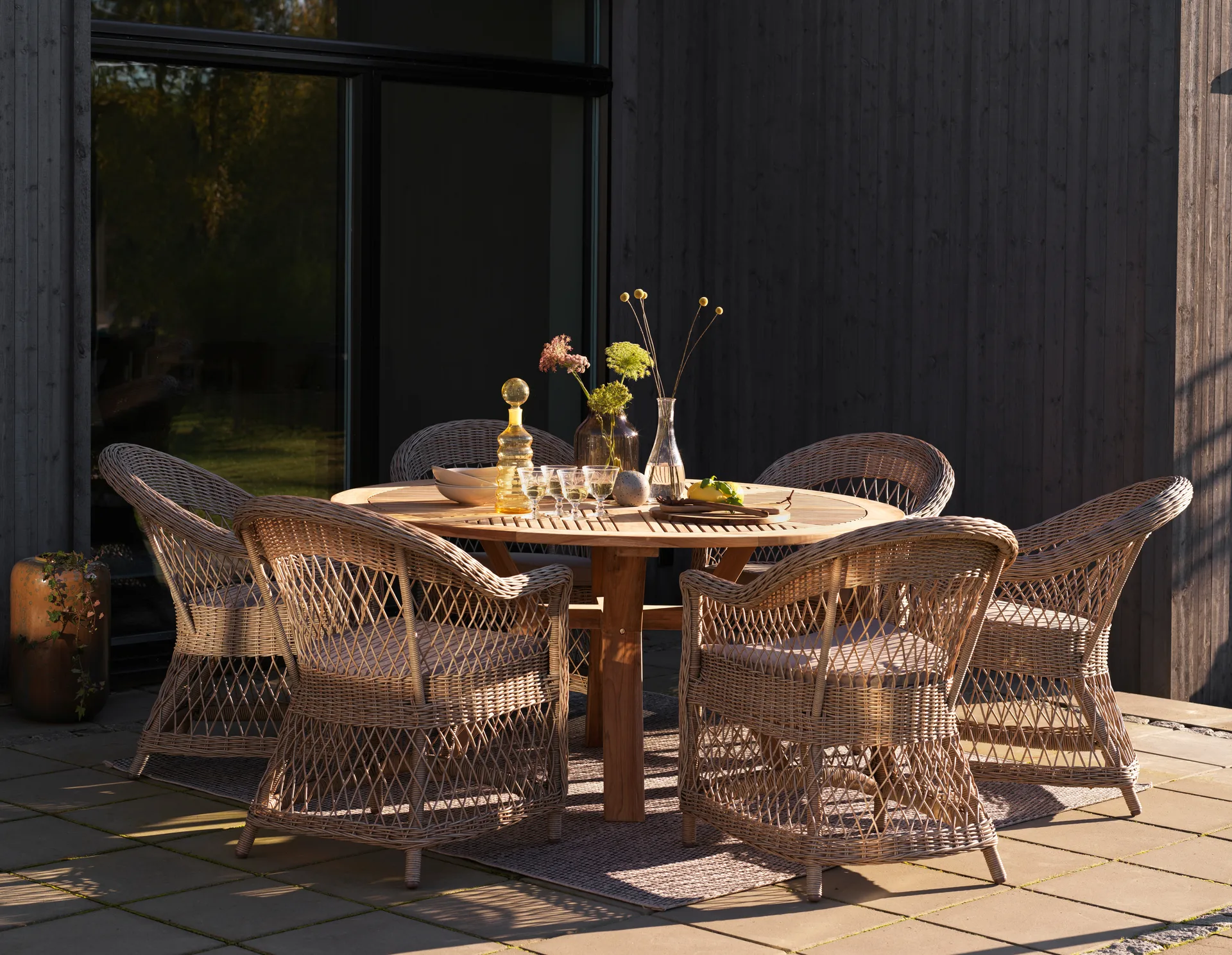 Kamomill karmstol med sitt- och ryggdyna, Beige-sand Brafab