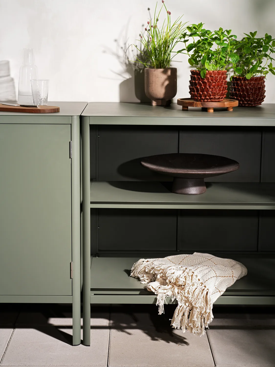 Kelia utekök bänk med hyllor, Nordic green, 121x91x64 cm Brafab