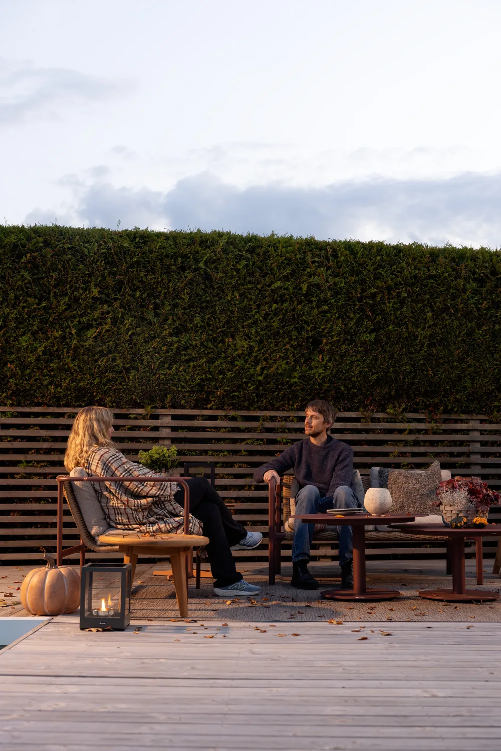 Motty fåtölj, Zin red-teddy beige Brafab