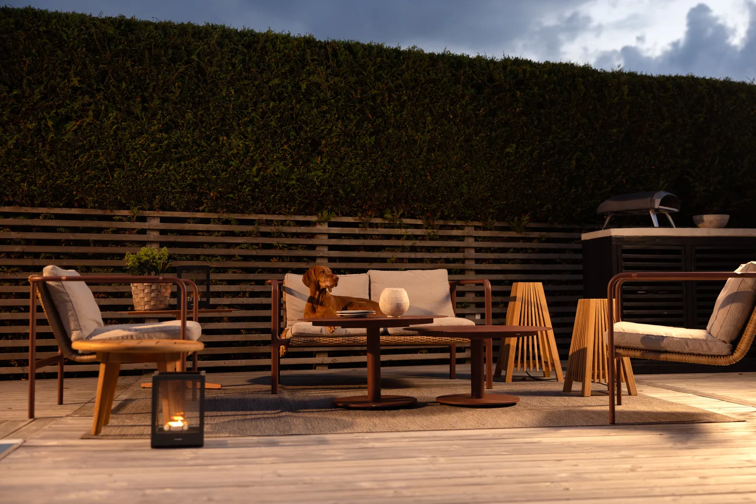 Motty fåtölj, Zin red-teddy beige Brafab