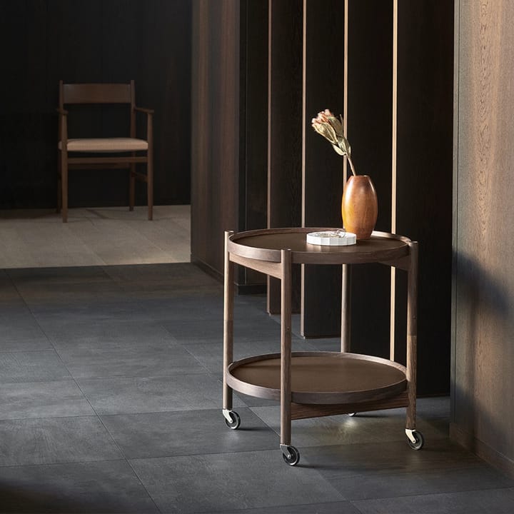 Bølling Tray Table model 50 rullbord, earth, oljat valnötsstativ Brdr. Krüger