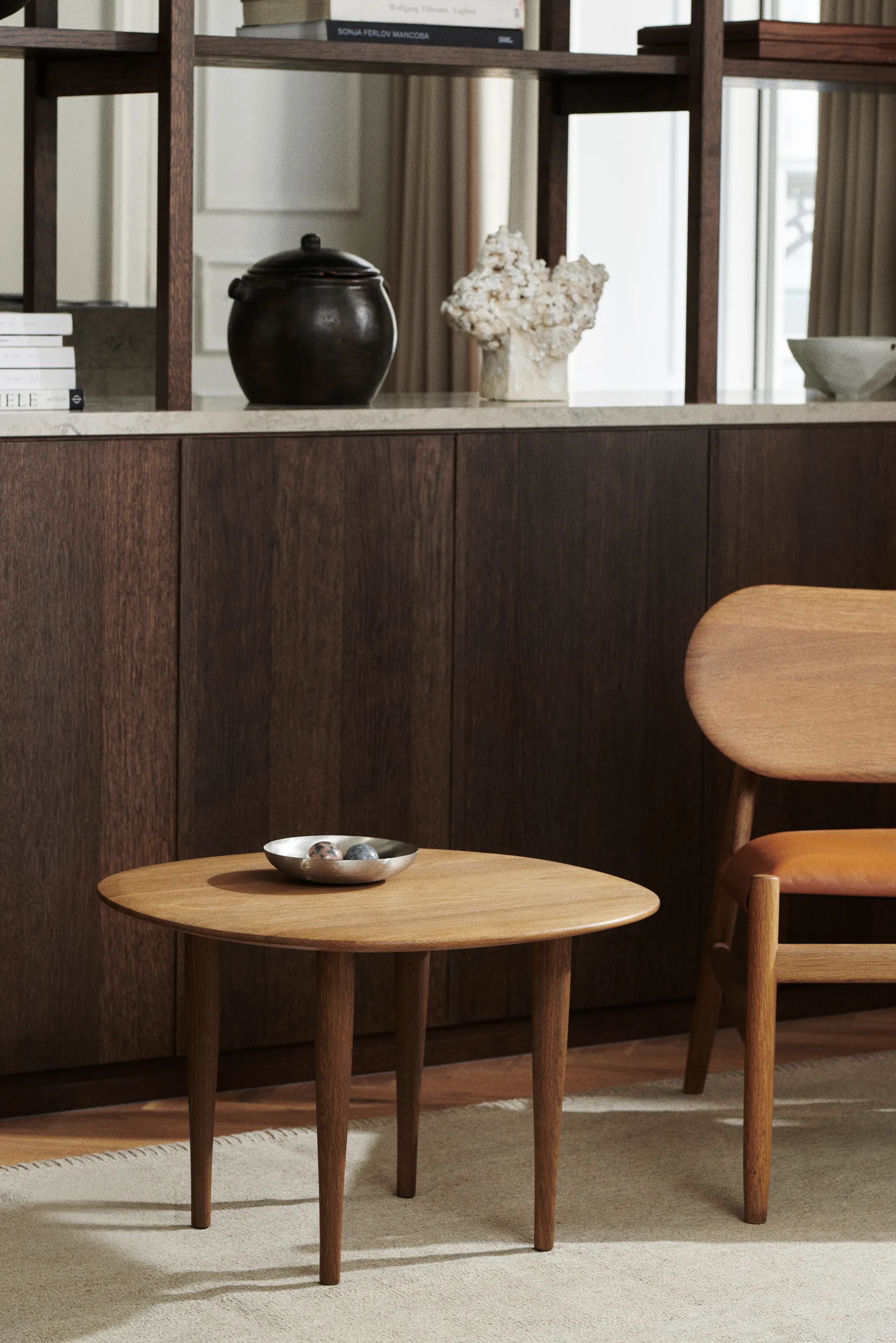 Jari sidobord Ø60 cm, Rökoljad ek Brdr. Krüger