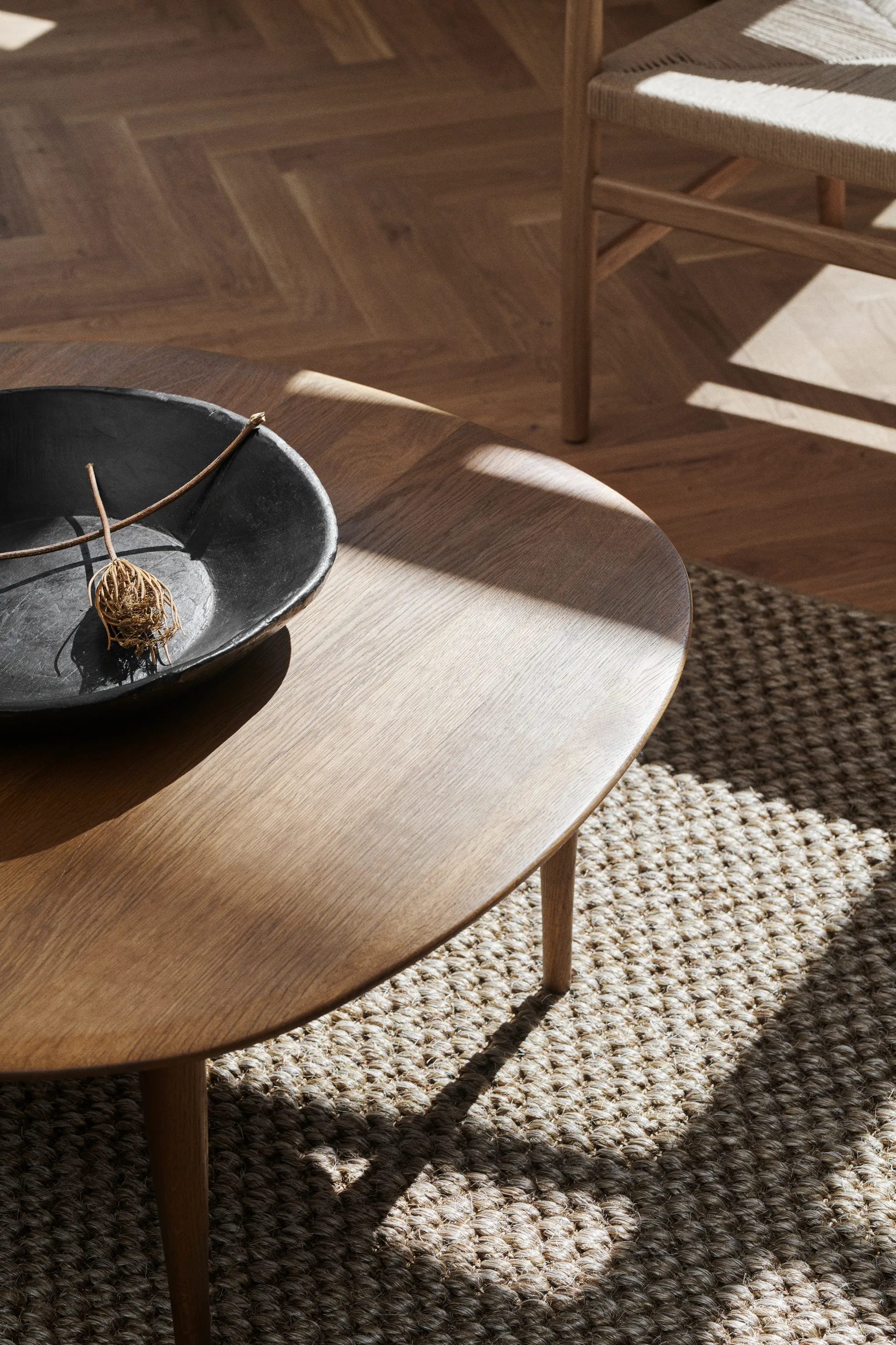 Jari soffbord Ø85 cm, Rökoljad ek Brdr. Krüger