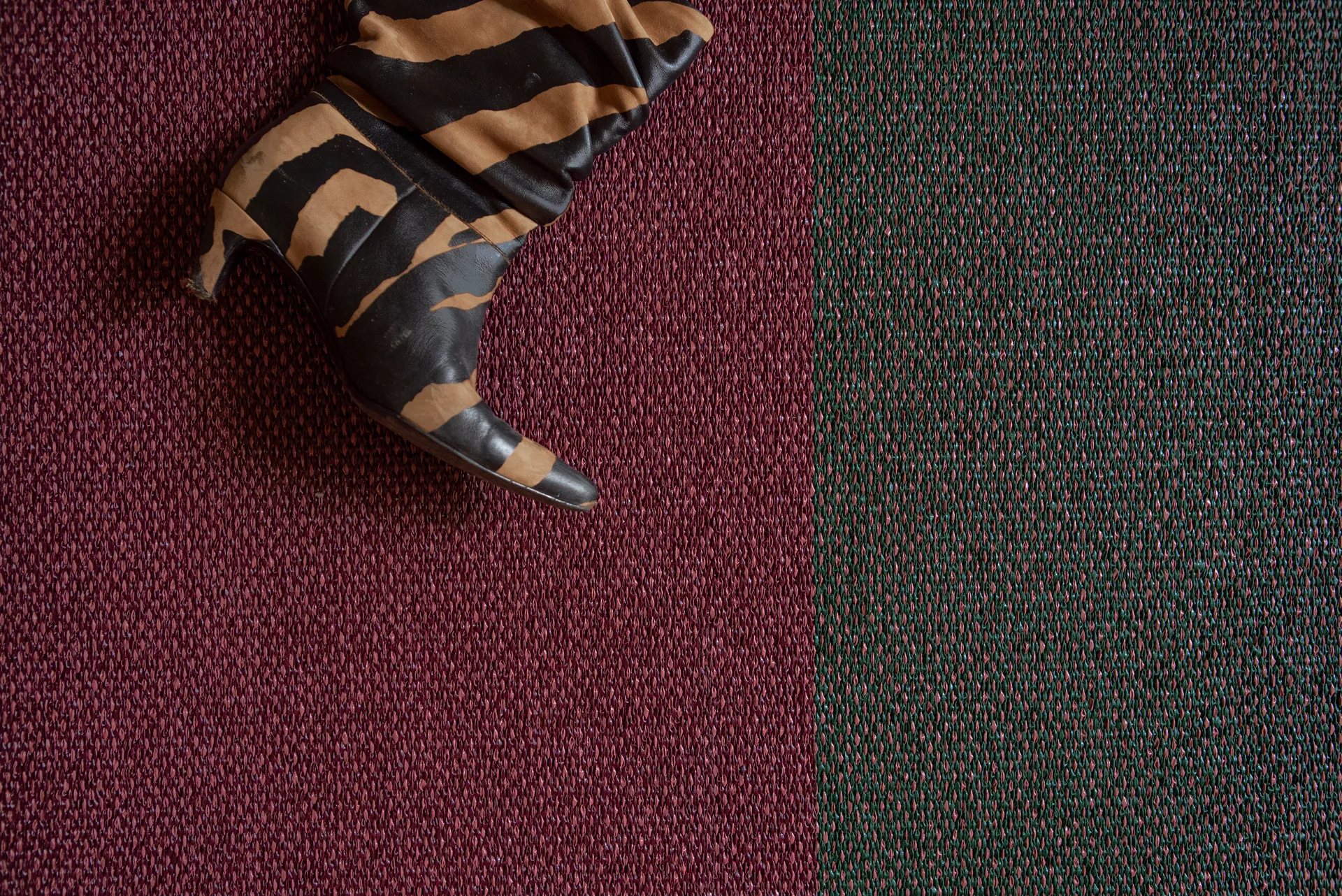 Moor matta raspberry (grön-rosa), 70x300 cm Brita Sweden